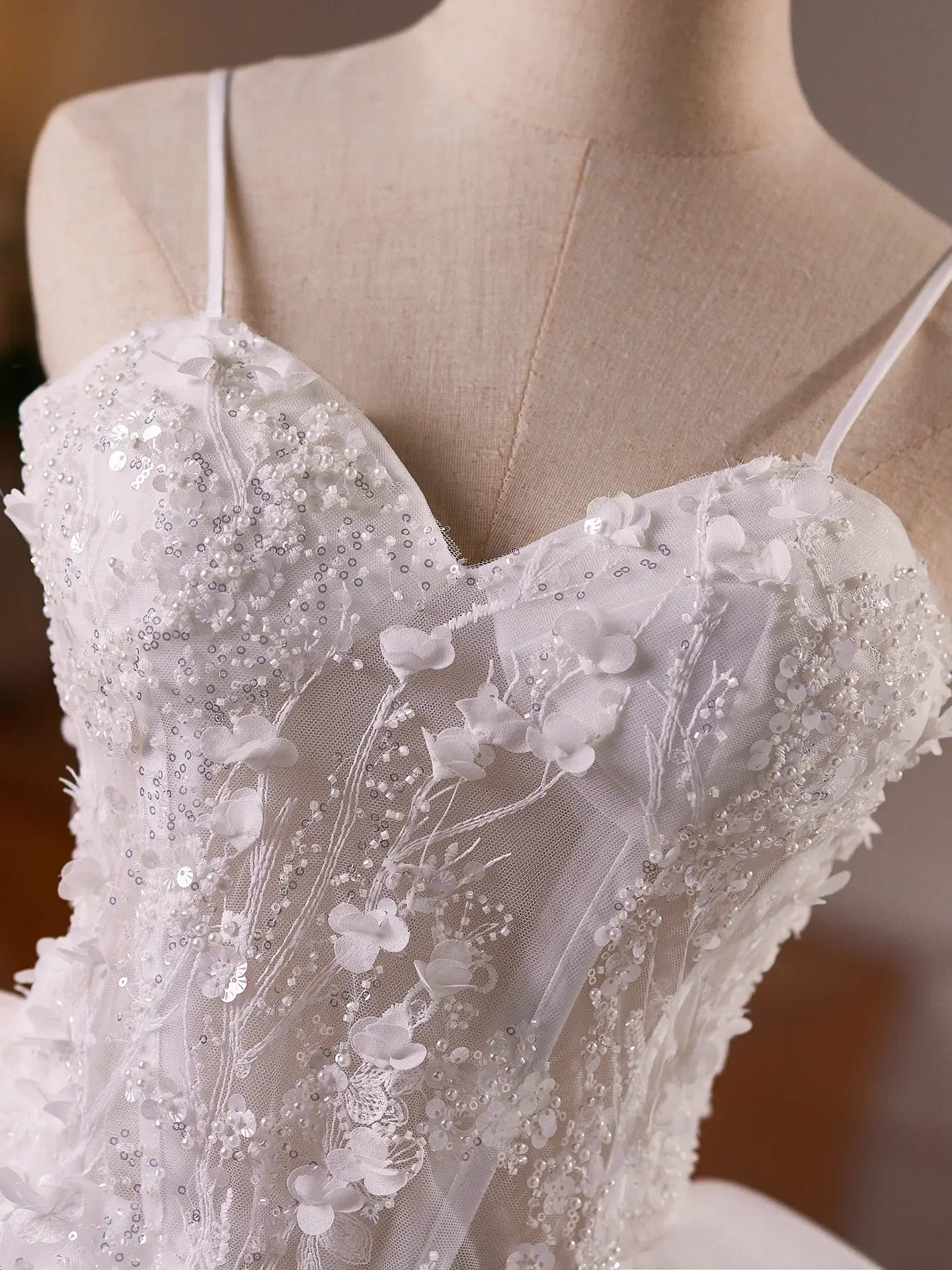 Une ligne de robes de soirée noires en dentelle perlée 2019 SD1170