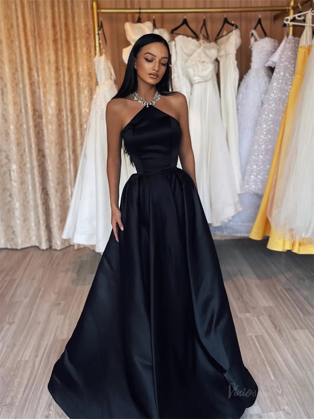Black Satin A-Line Prom Dresses 2025 with Necklace & Halter Neck – FD5 – Viniodress