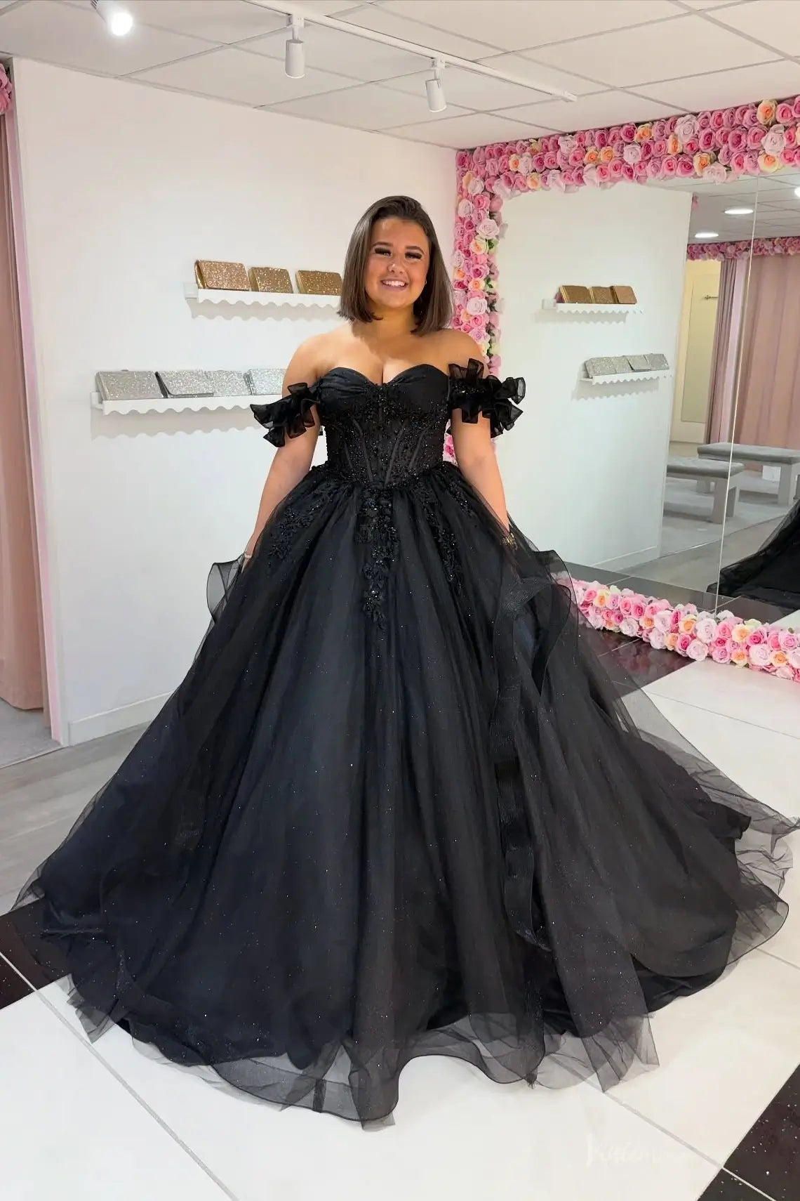 Black Sparkly Tulle Quinceañera Dress with Sweetheart Neckline Black Sparkly Tulle Quinceañera Dress with Sweetheart Neckline – QC006& Corset Bodice – QC006 – Viniodress