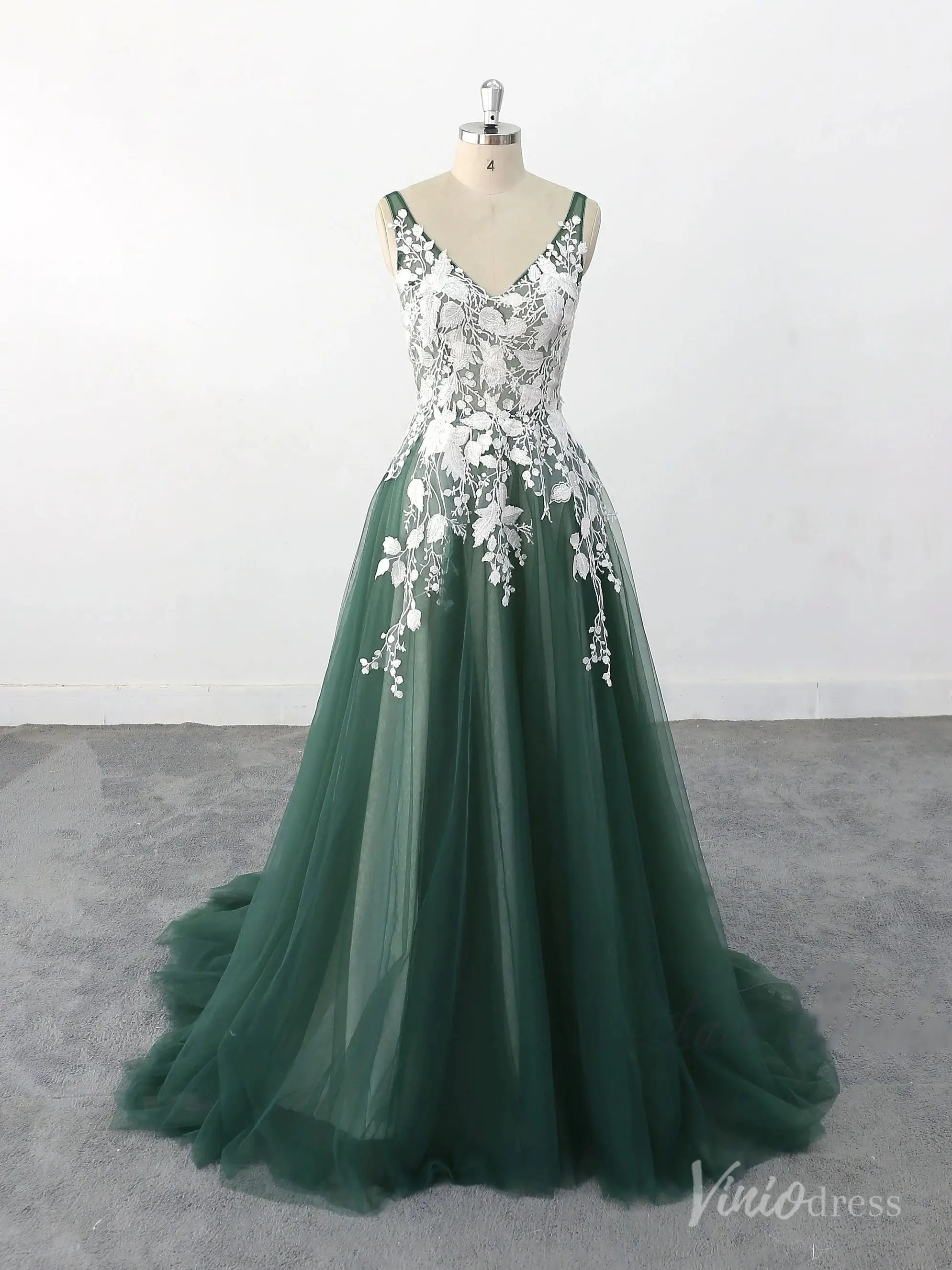 Elegant Emerald Green Wedding Dress with White Lace Appliqués & Chapel Train – FW235 – Viniodress