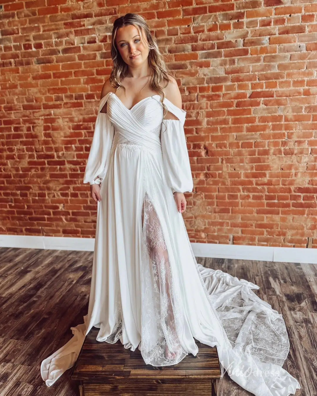 Off-Shoulder Lace Wedding Dress with Long Sleeves, Side Slit & Lace-Trimmed Train – LA124 – Viniodress