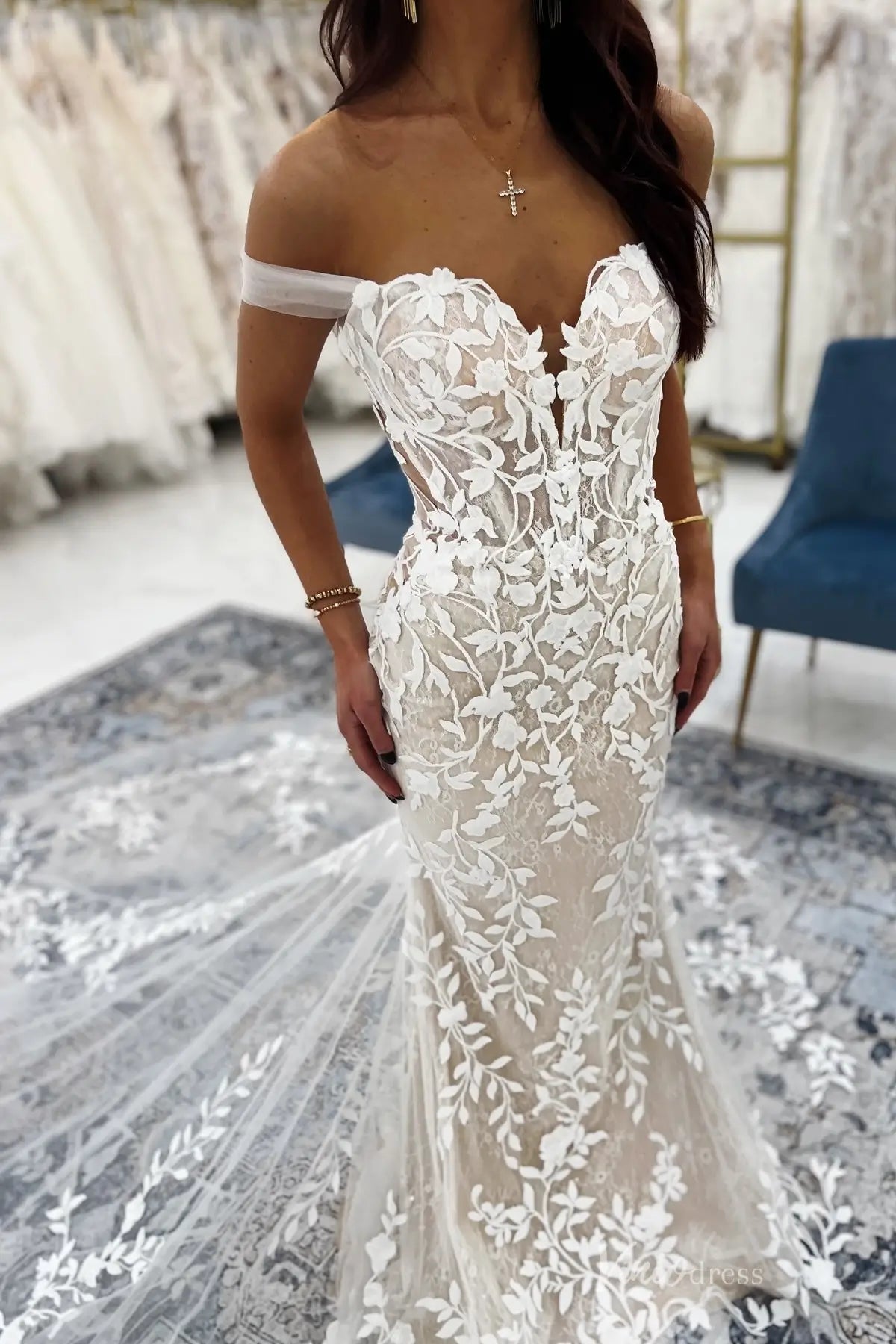 Off-Shoulder 3D Floral Lace Mermaid Wedding Dress with Sweetheart Neck – ML177 – Viniodress