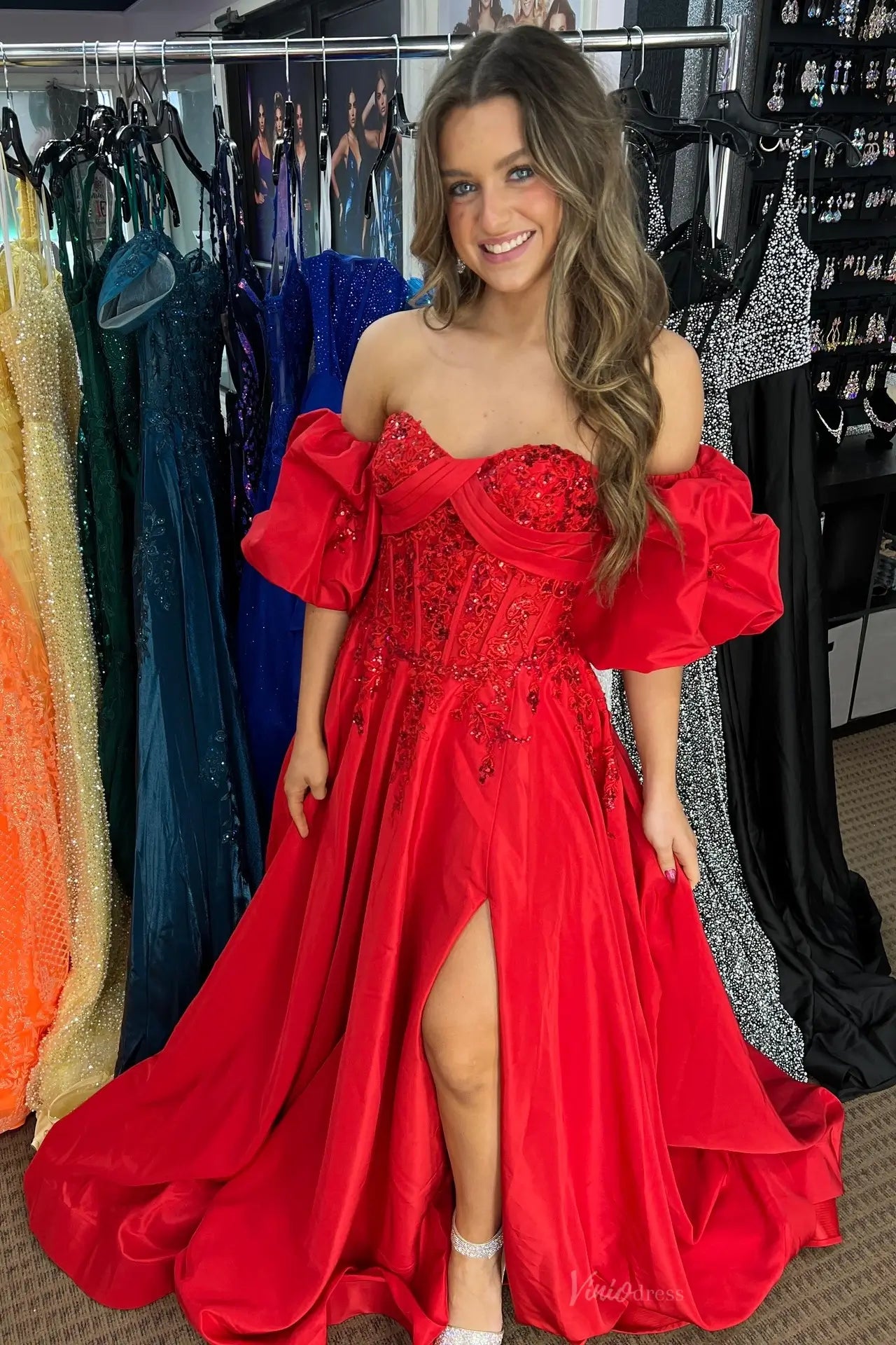 strapless red lace prom dress Puff Sleeve Satin with High Slit – AS055 – Viniodress 22 Glamorous Gold Bridesmaid Size:48(XXXL) Elevate your prom night LIQUIDATION2026