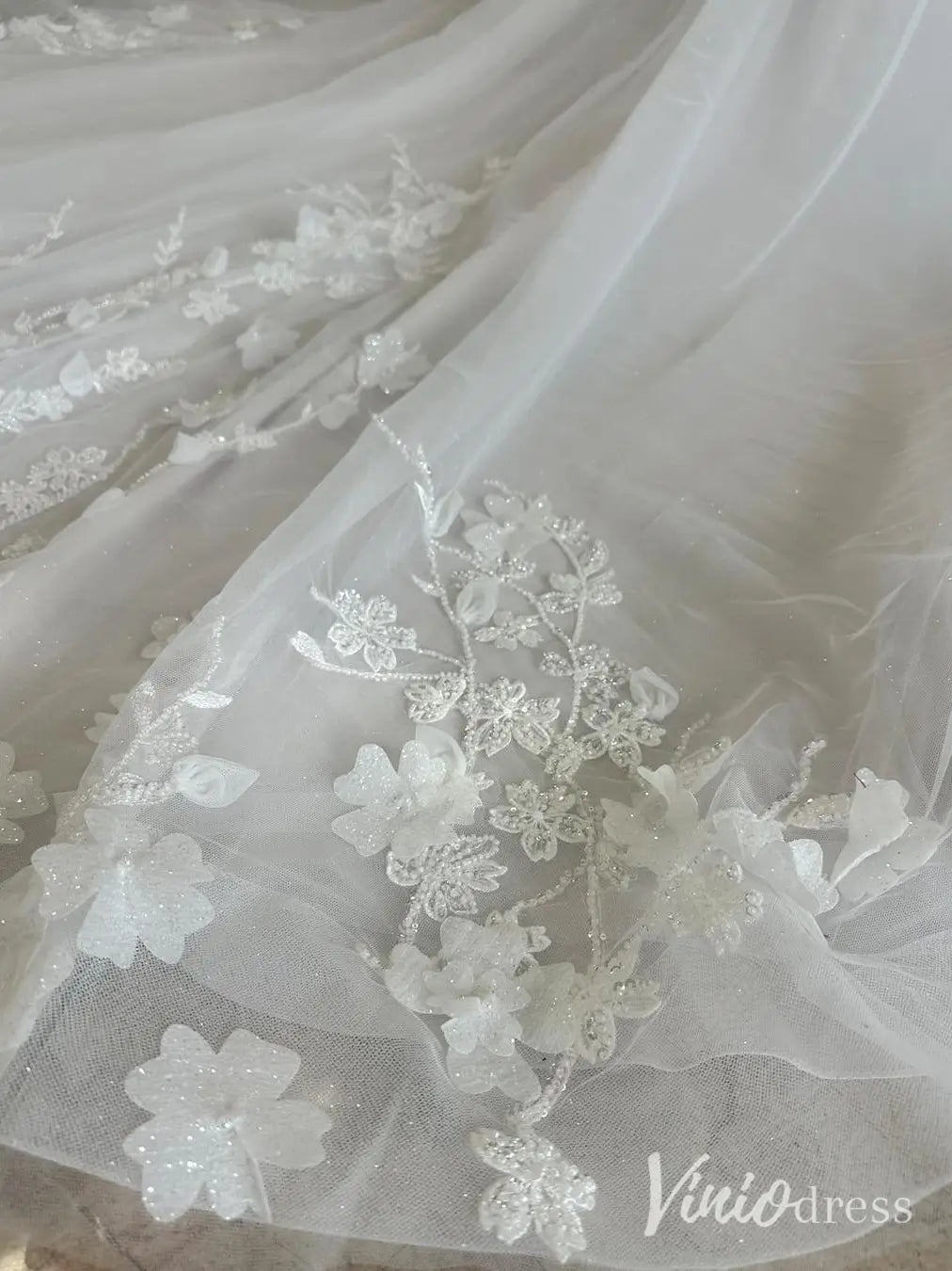 Beaded Lace Applique Wedding Dress with Sheer Long Sleeves and Chapel Train – LA109-wedding dresses 2025 -Viniodress-Ivory-Custom Size-