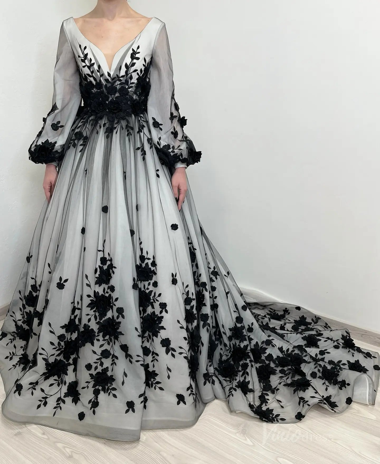 Black and White Floral Wedding Dress with Long Puff Sleeves, 3D Flower Viniodress Black and White Floral Wedding Dress with Long Puff Sleeves, 3D Flower Viniodress