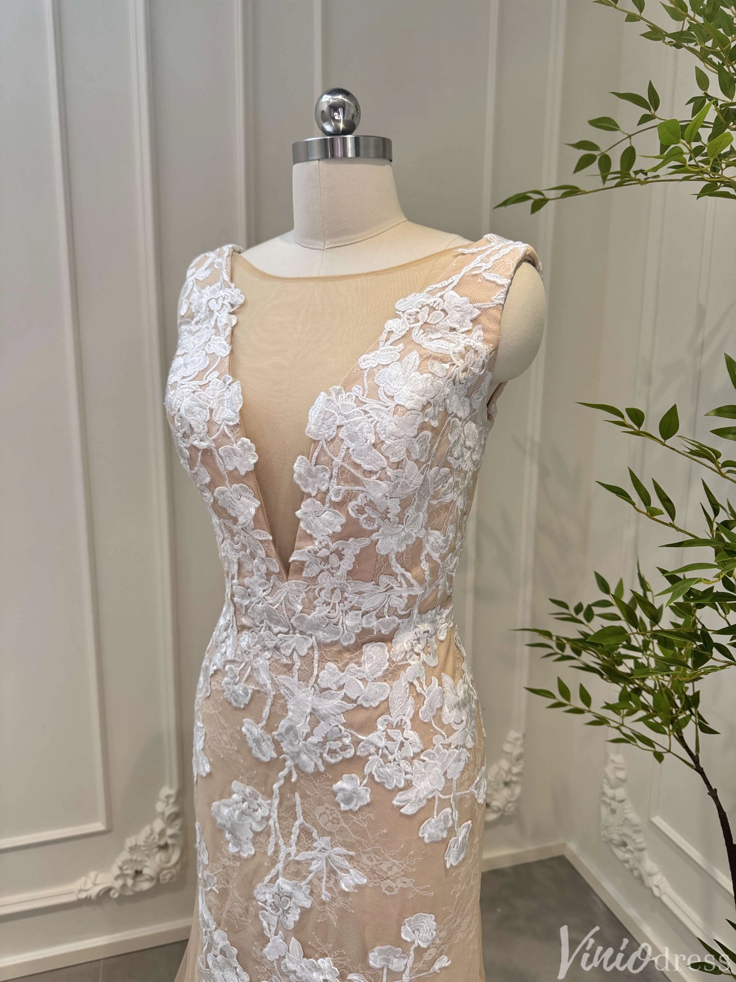 Champagne Mermaid Wedding Dress | Lace & Tulle Gown with Floral Appliqués, Corset Back VW1534-wedding dresses 2025 -Viniodress-Champagne-Custom Size-