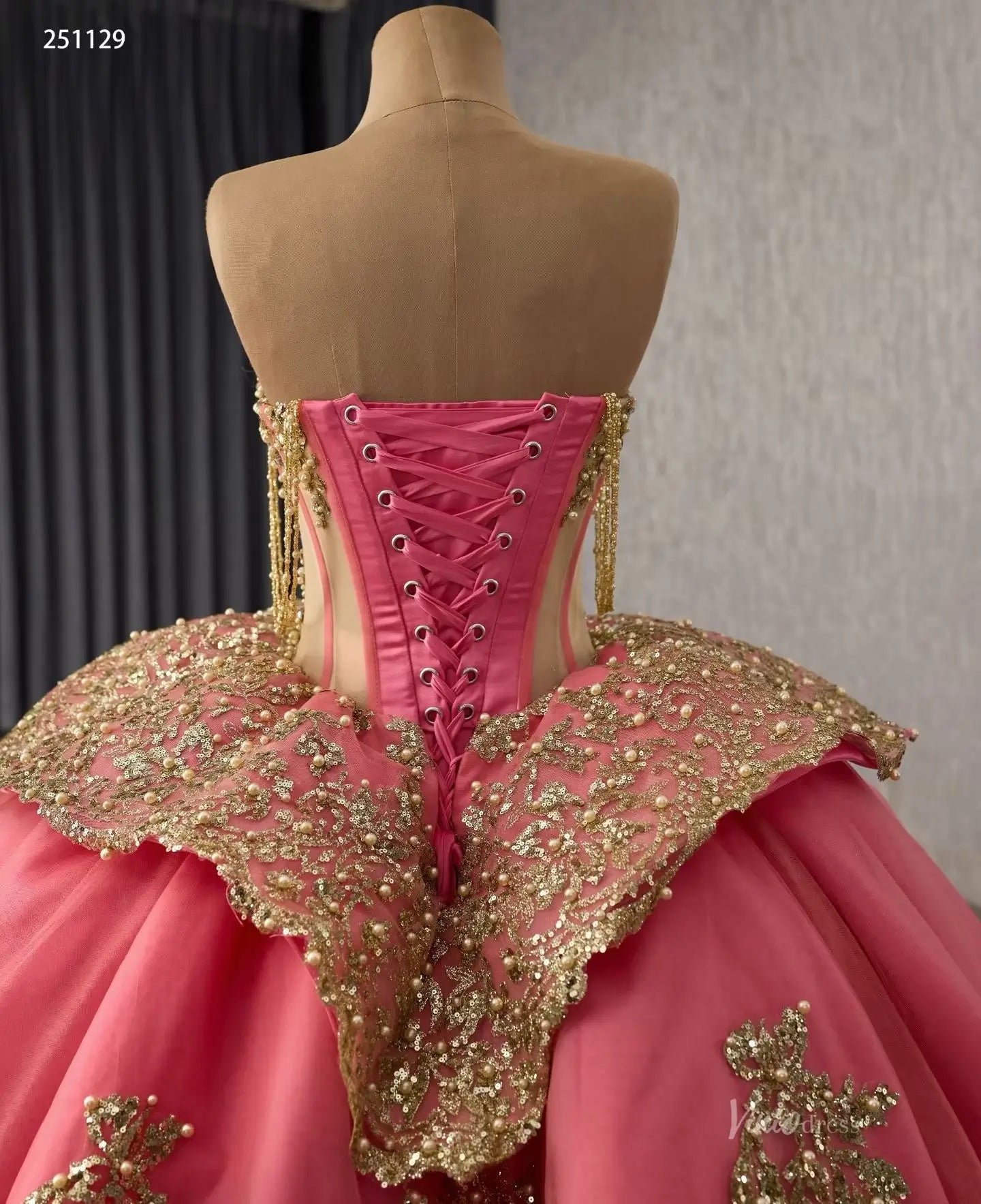 Crimson Pink Quinceañera Dress | Gold Lace Basque Waist Ball Gown with Sweetheart Neck & 1m Train 251129-Quinceanera Dresses 2025 -Viniodress-Crimson Pink-Custom Size-