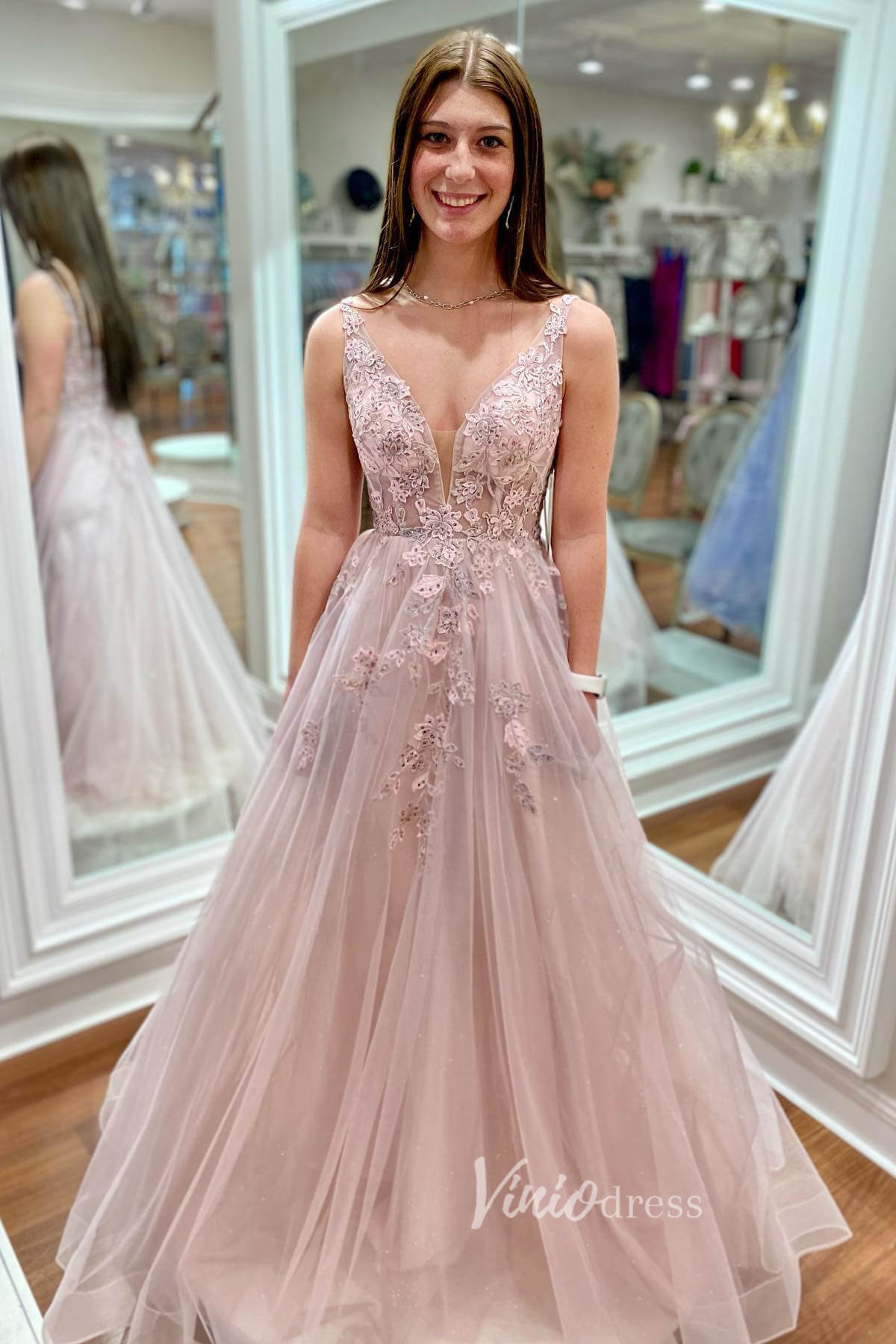Elegant Blush Lace Applique Prom Dress with Plunging V-Neck FD3468 Viniodress Elegant Blush Lace Applique Prom Dress with Plunging V-Neck FD3468 Viniodress