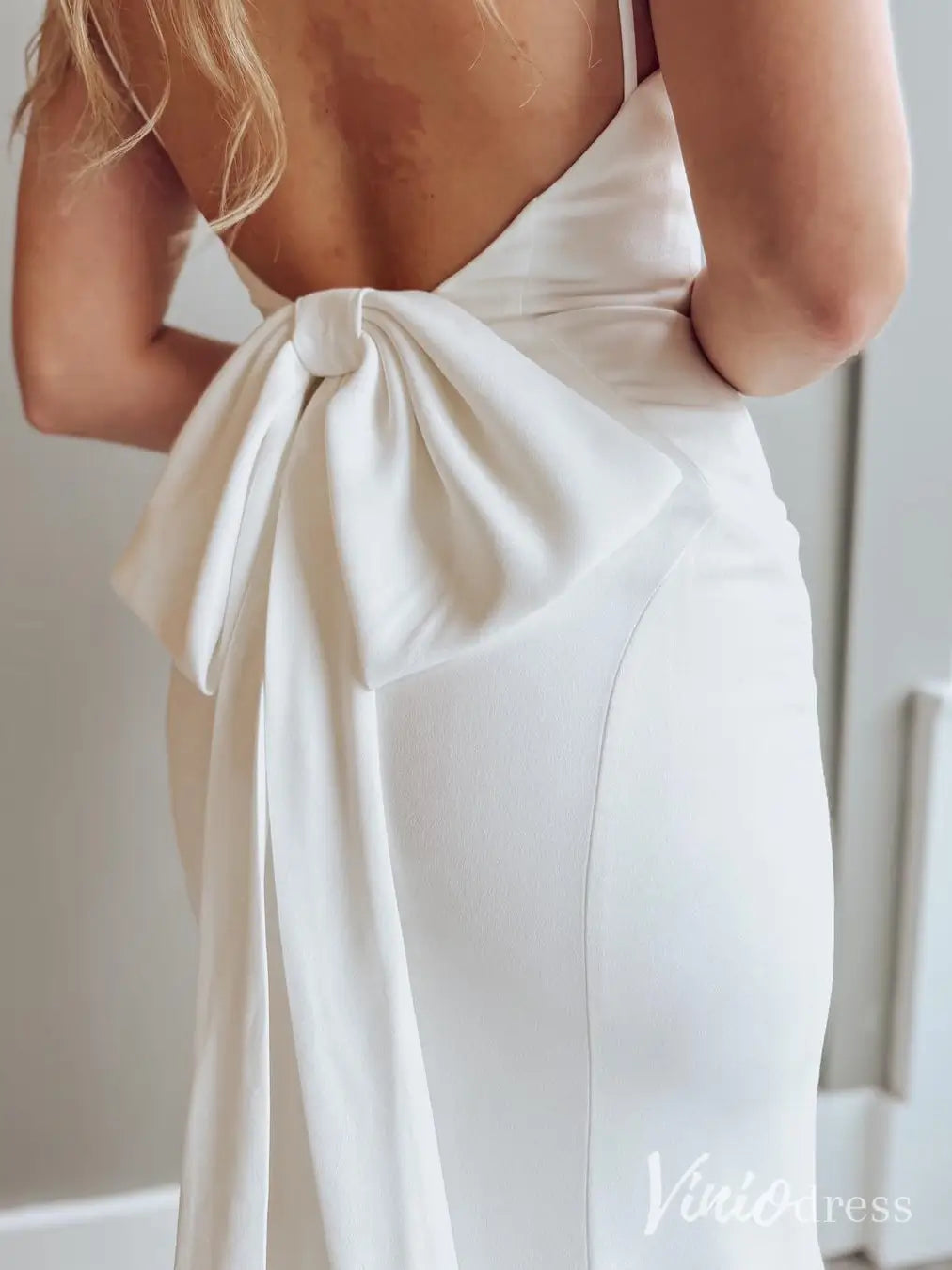Elegant Crepe Mermaid Wedding Dress with Scoop Neck, Open Back, Long Train and Bow Detail – MN118-wedding dresses 2025 -Viniodress-Ivory-Custom Size-
