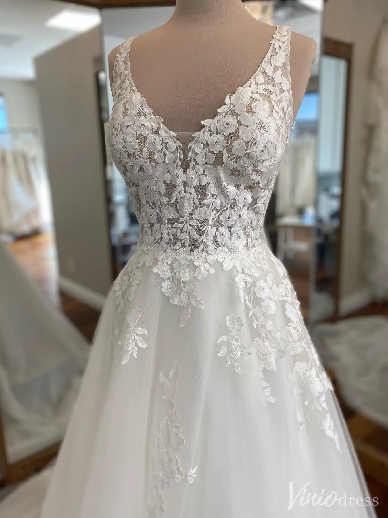 Elegant Floral Lace A-Line Wedding Dress with Illusion Bodice – VW2568-wedding dresses 2025 -Viniodress-White-Custom Size-