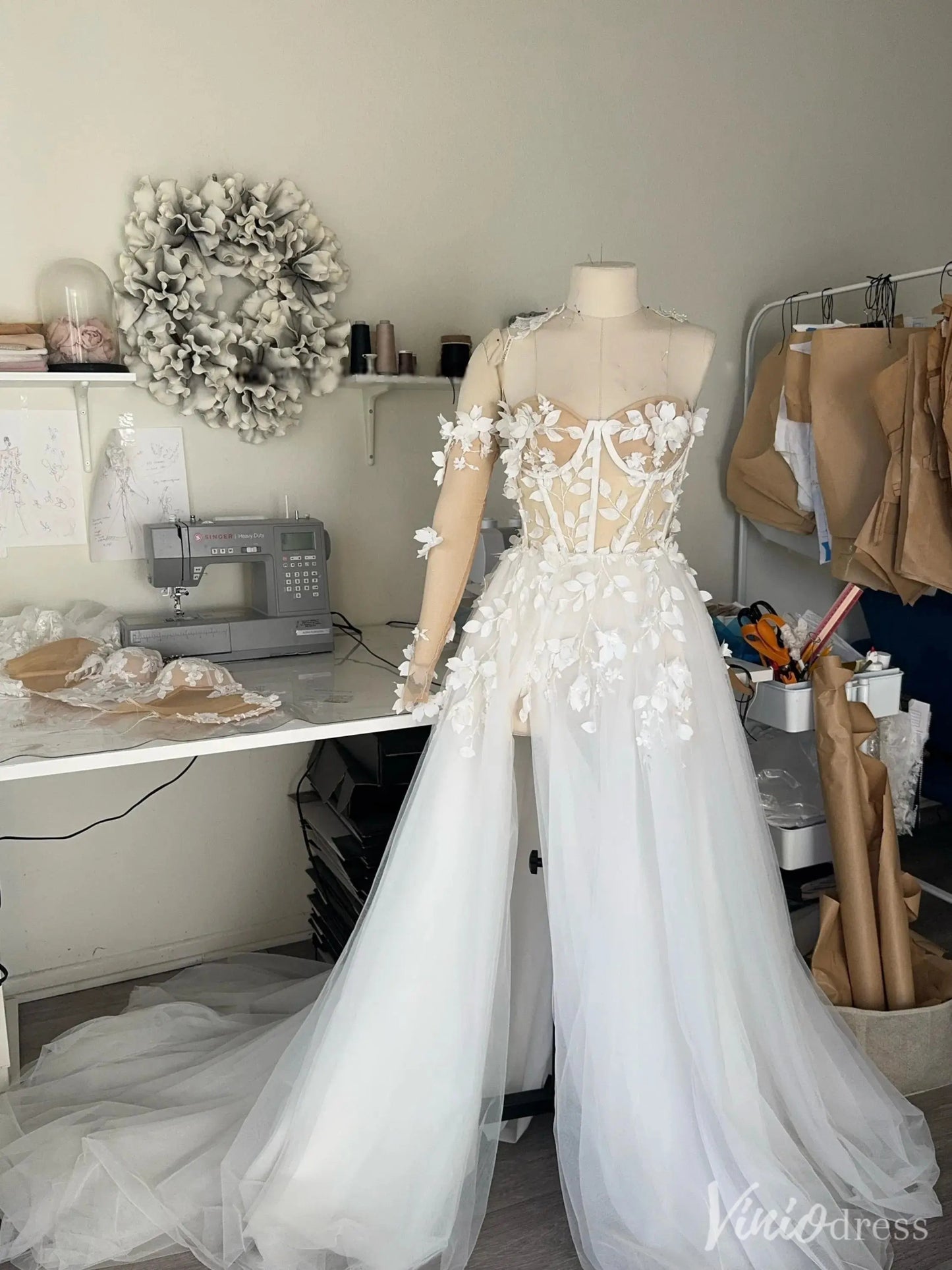 Floral Appliqué Corset Wedding Dress with Off-Shoulder Sleeves & High Slit – VW2522-wedding dresses 2025 -Viniodress-White-Custom Size-