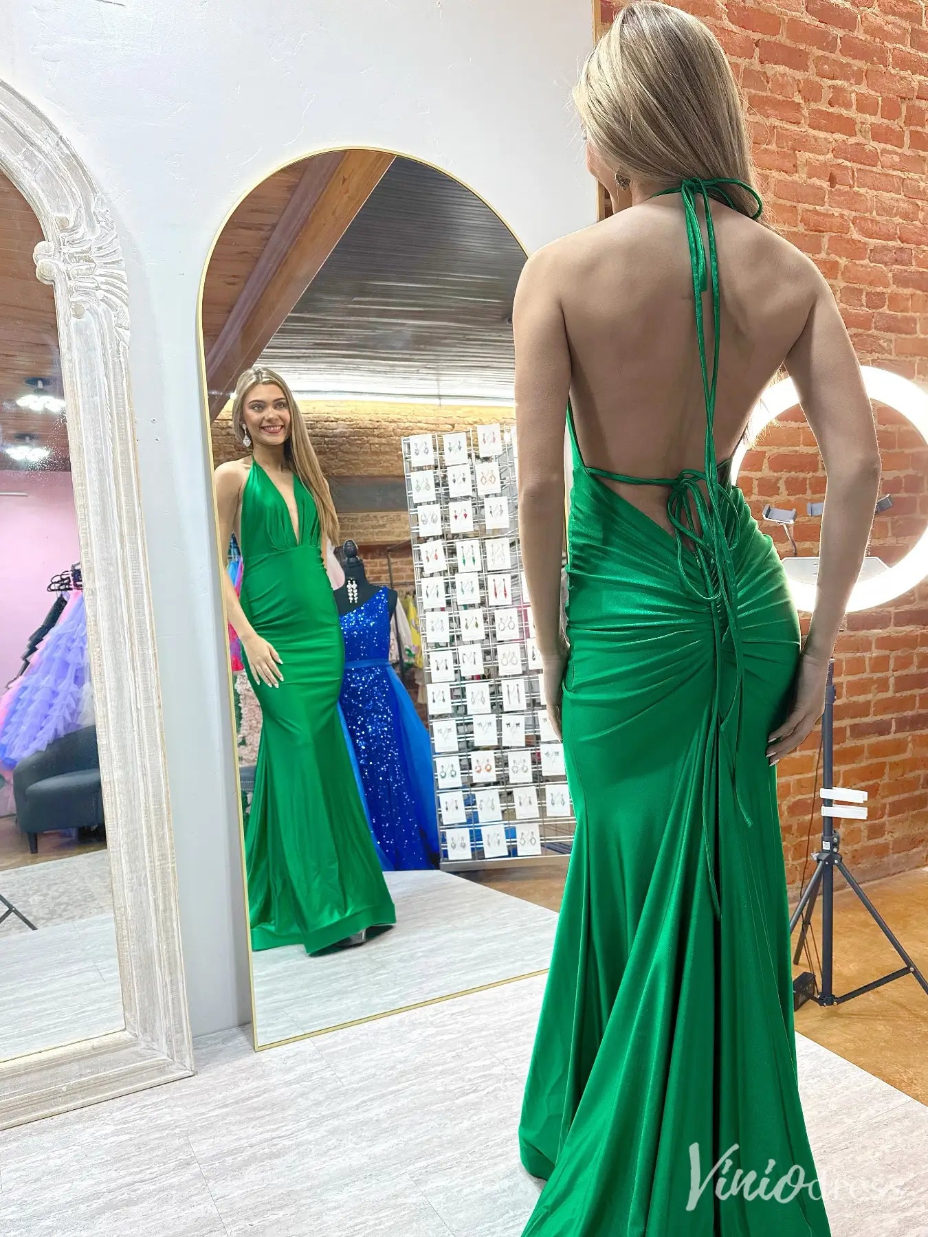 Green Backless Satin Prom Dress with Halter Neck – FD6159 – Viniodress