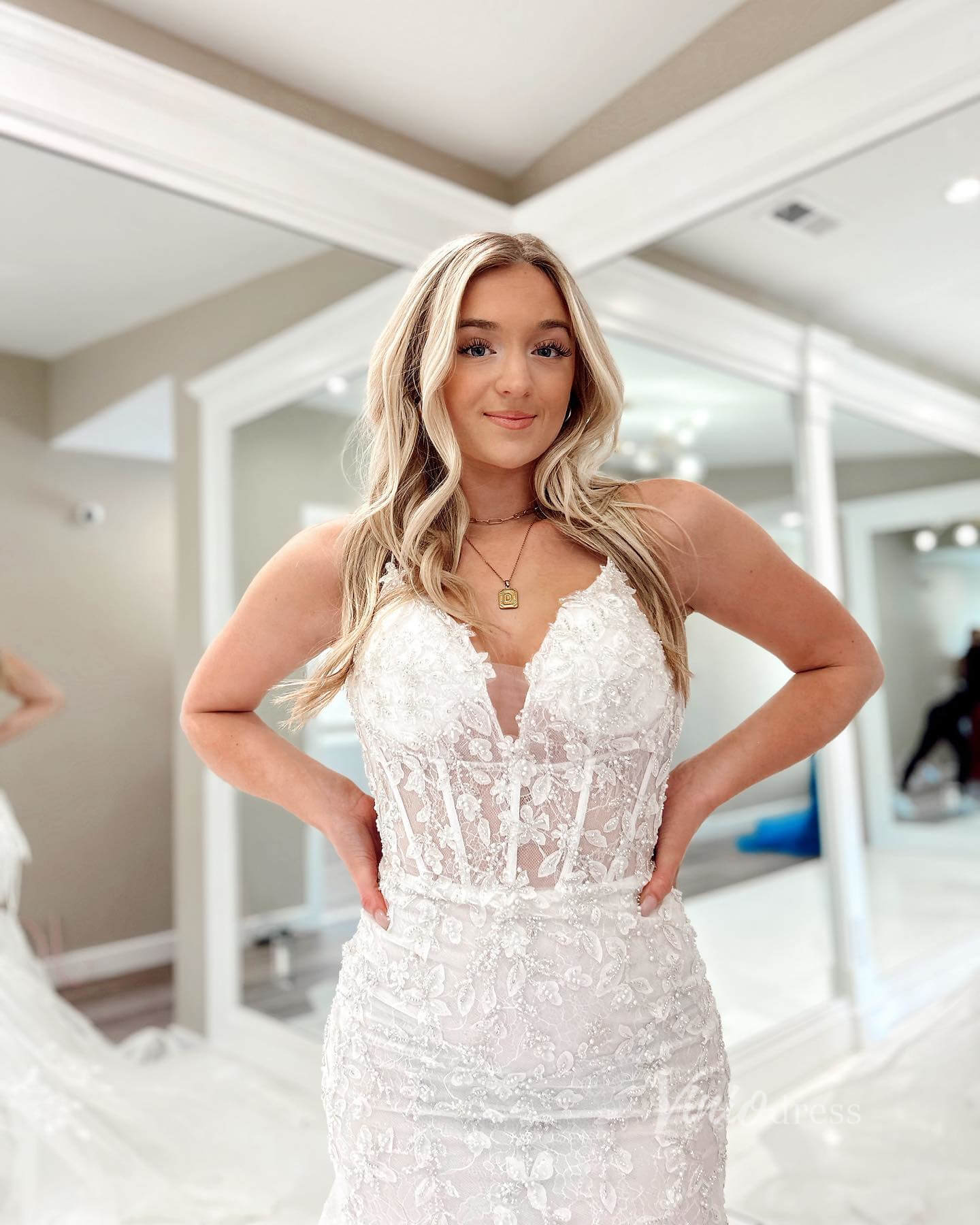 Ivory Lace Applique Mermaid Wedding Dresses Spaghetti Strap Sheer Boned Bodice VW2221-wedding dresses 2025 -Viniodress-Ivory-Custom Size-