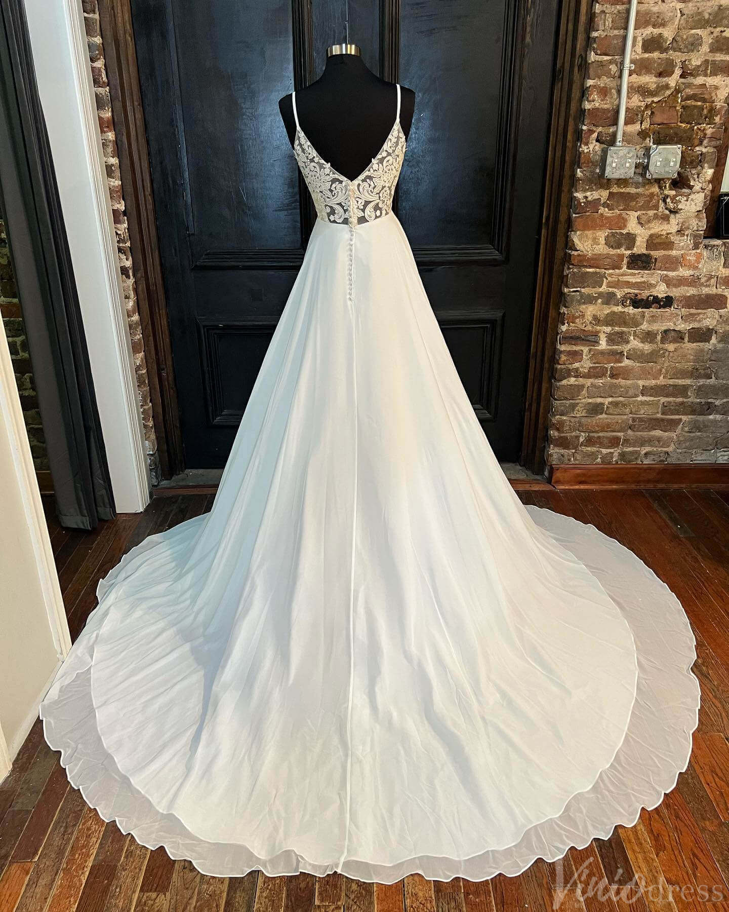 Ivory Spaghetti Strap V-Neck Wedding Dresses Chiffon Country Bridal Gown VW2161-wedding dresses 2025 -Viniodress-Ivory-Custom Size-