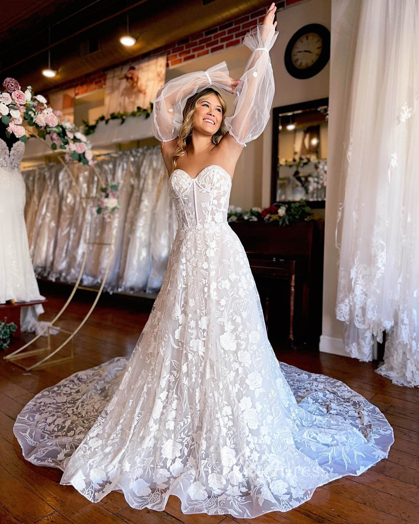 Ivory White Strapless Lace Applique Wedding Dresses Sheer Removable Sl –  Viniodress