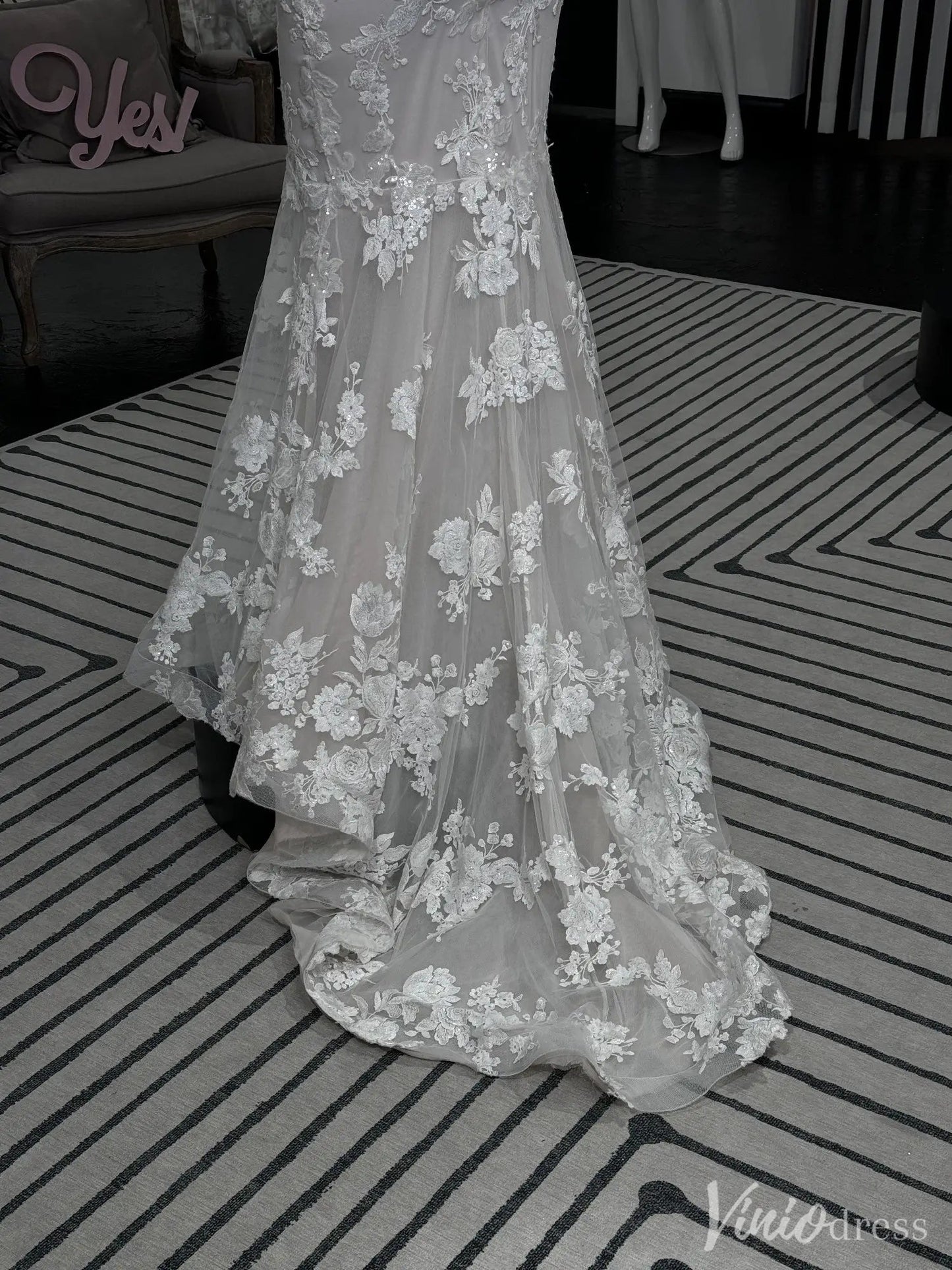 Lace Mermaid Wedding Dress with Illusion Tulle Sleeves & Floral Appliqué – VW2508-wedding dresses 2025 -Viniodress-White-Custom Size-