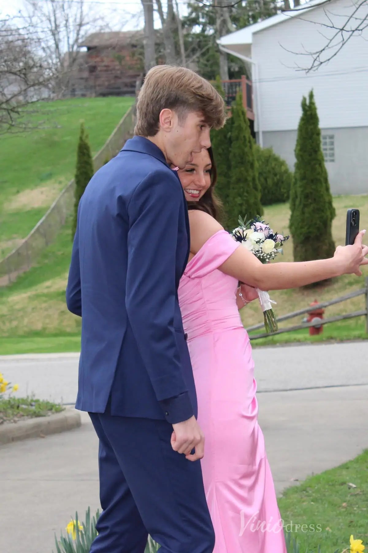 Pink Satin Off-Shoulder Prom Dress with Beaded Sweetheart Neckline, Ruched Bodice, High Slit – SS096-prom dresses 2025 -Viniodress-Pink-Custom Size-