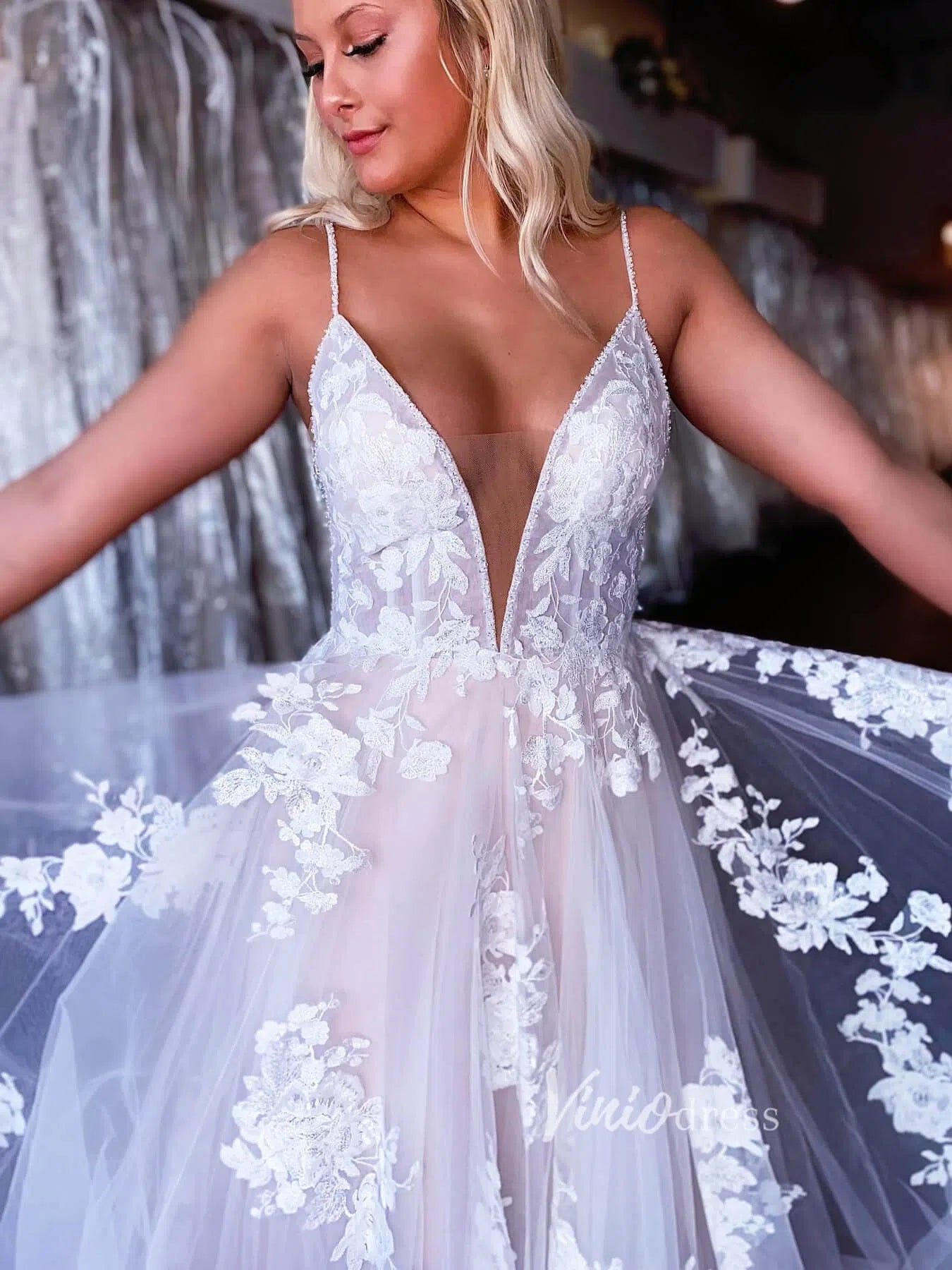 Plunging V-neck Lace Appliqued Wedding Dresses Spaghetti Strap VW2075-wedding dresses 2025 -Viniodress-Nude-Custom Size-