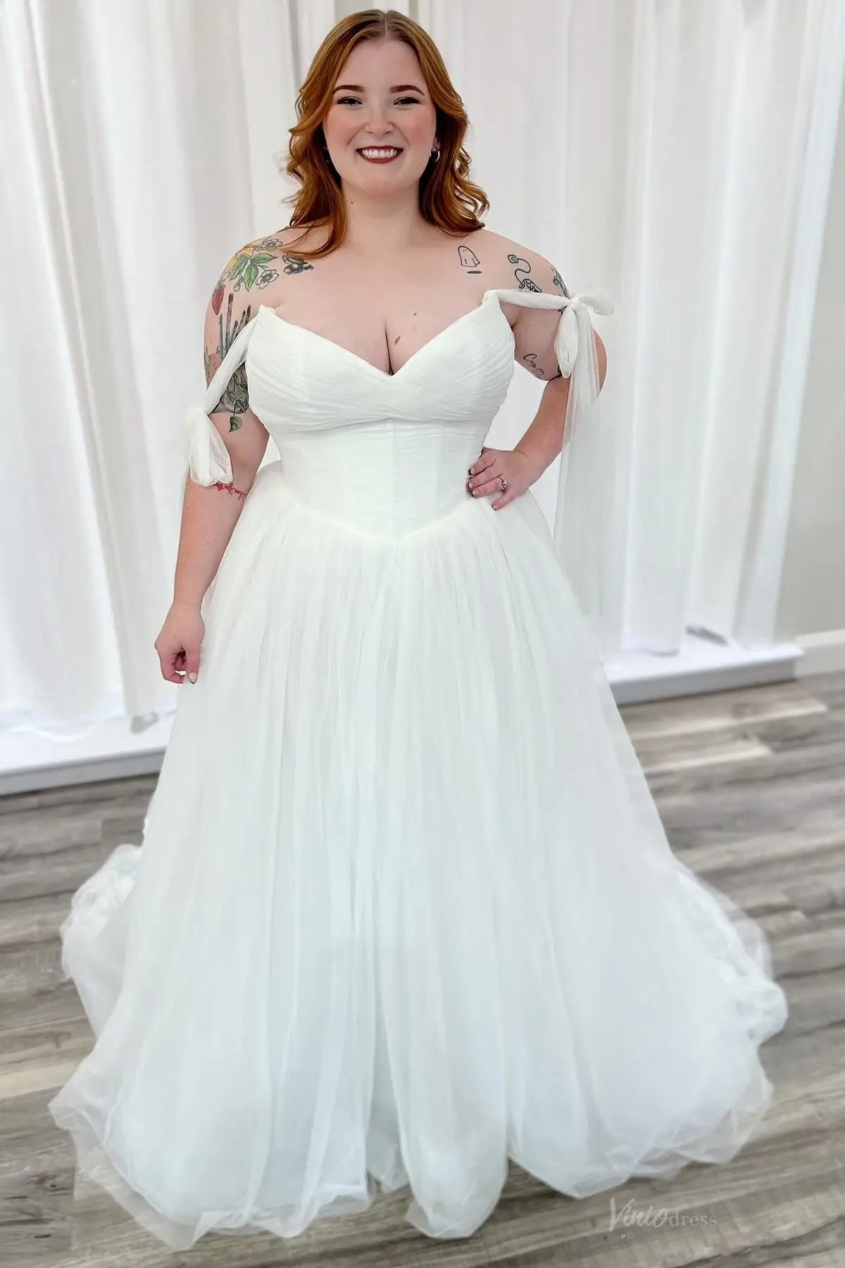Ivory Sweetheart Ruched A-Line Wedding Dress with Removable Sleeves – RM003  – Viniodress