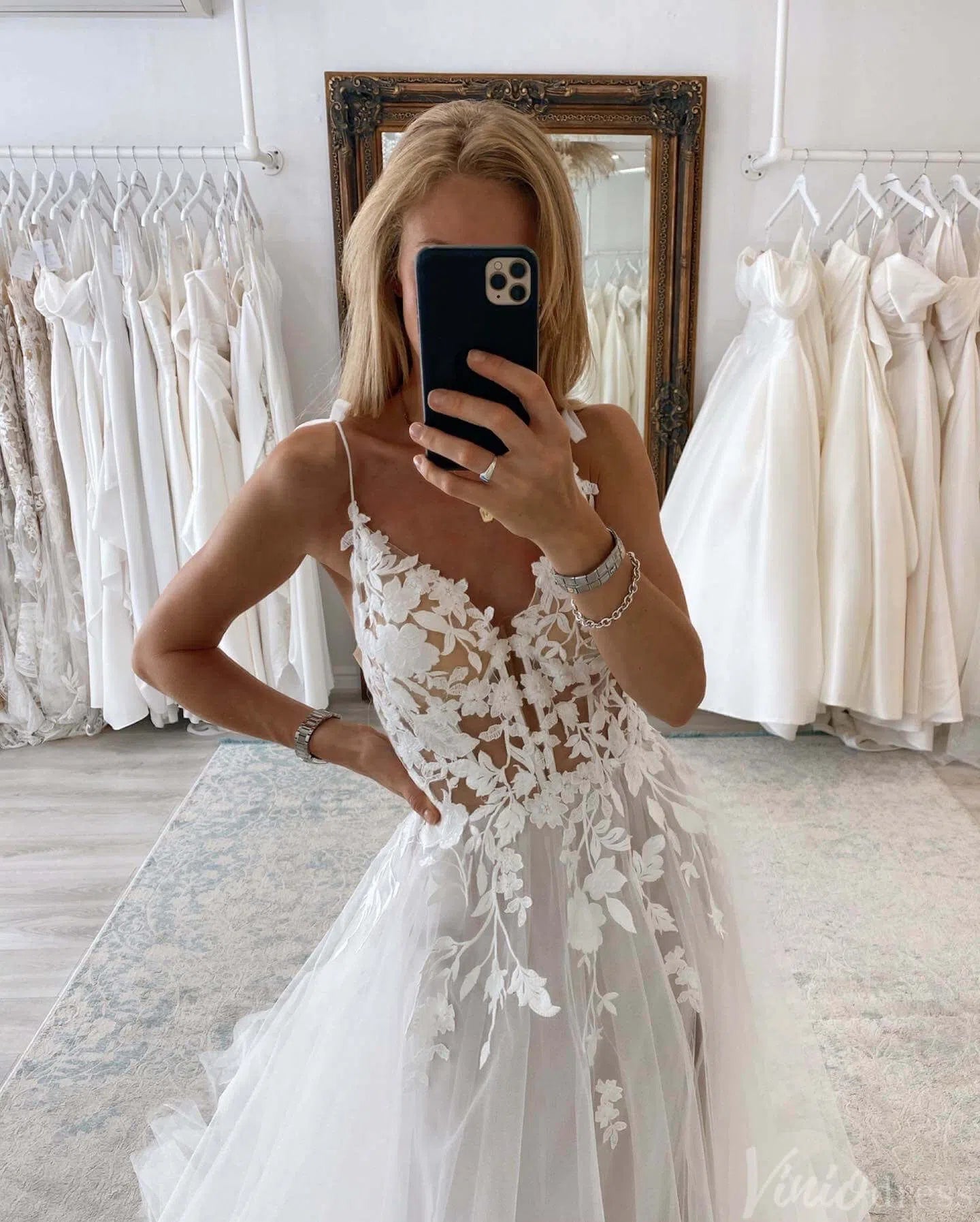 Rustic Lace Applique Wedding Dresses Spaghetti Strap Bridal Gown AW1010-wedding dresses 2025 -Viniodress-Ivory-Custom Size-