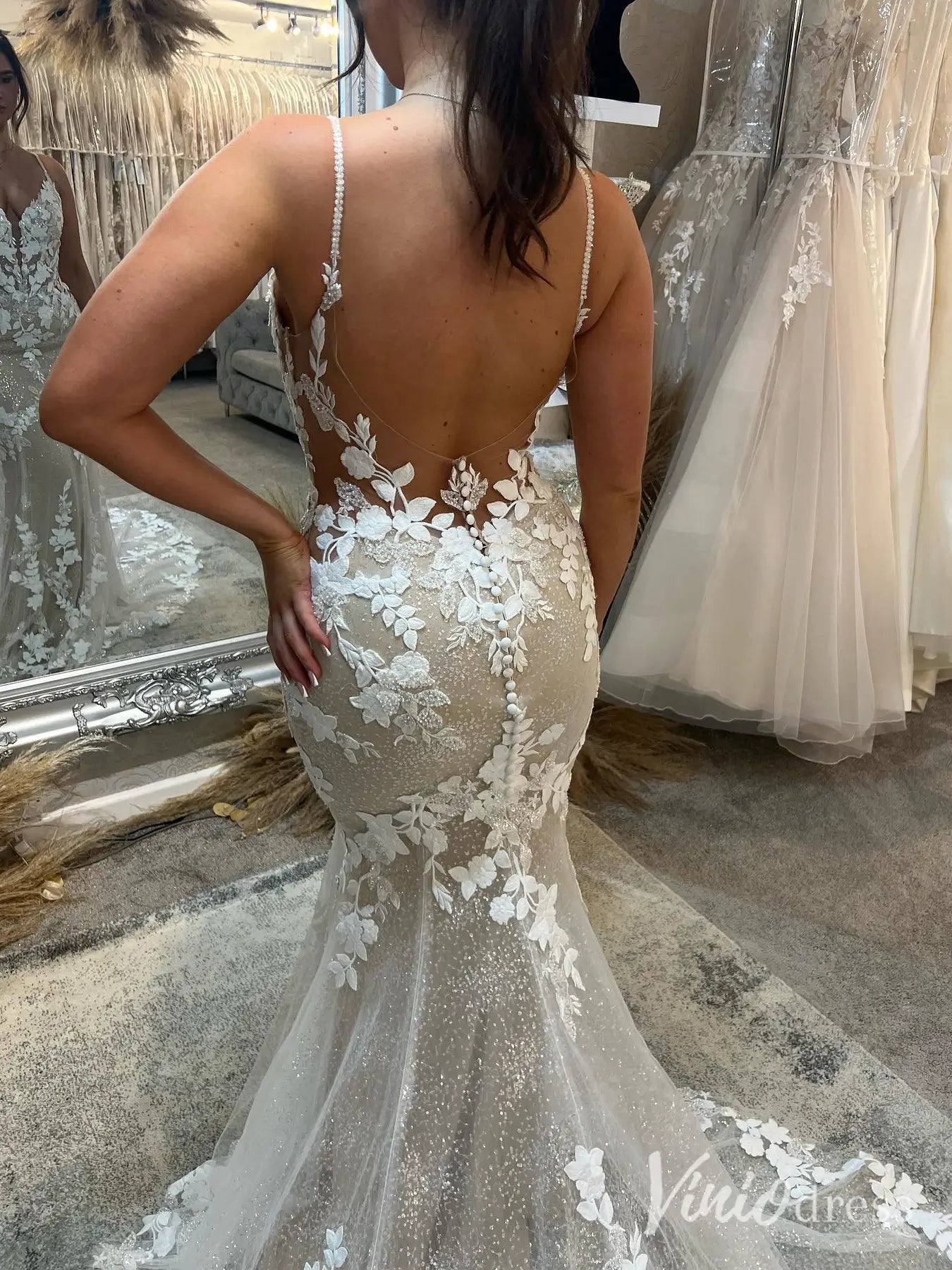 Sparkly Nude Mermaid Wedding Dress with Floral Lace Appliqué, Plunging Neckline & Chapel Train – ML113-wedding dresses 2025 -Viniodress-Nude-Custom Size-