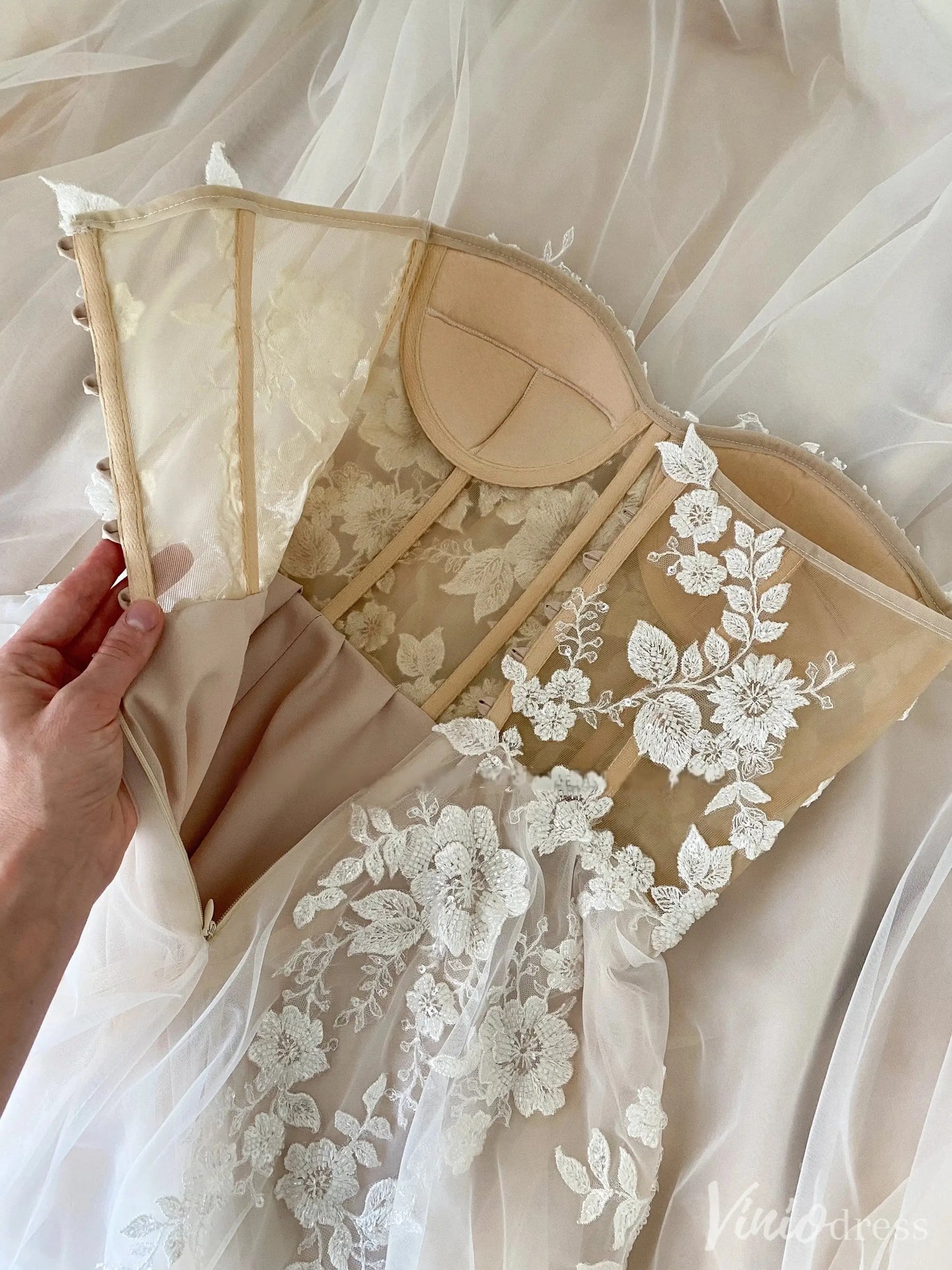 Strapless Illusion Corset Wedding Dress with 3D Floral Lace and Slit Skirt – VW2518-wedding dresses 2025 -Viniodress-Nude-Custom Size-
