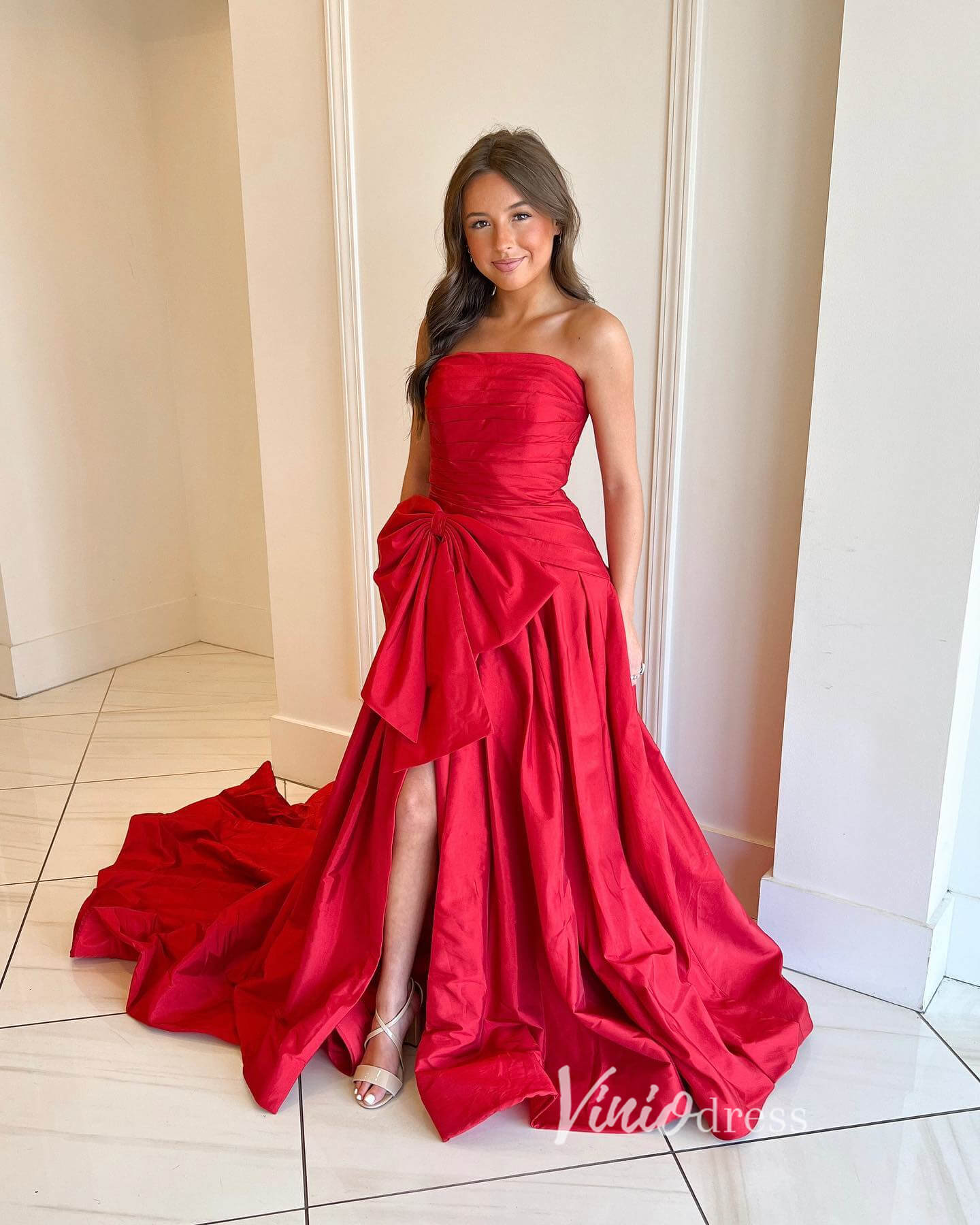 Strapless Red Bow Tie Prom Dresses 2024 Satin Formal Gowns with Slit F Viniodress Strapless Red Bow Tie Prom Dresses 2024 Satin Formal Gowns with Slit F Viniodress