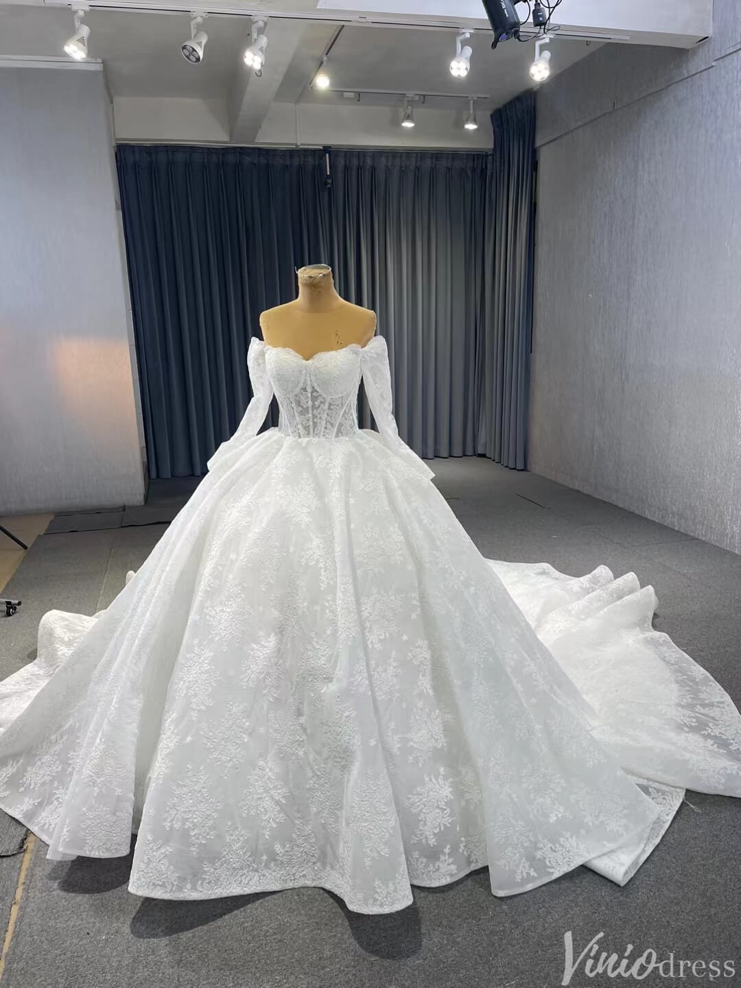 Vintage Lace Balll Gown Wedding Dresses Off the Shoulder Long Sleeves 231129-wedding dresses 2025 -Viniodress-Ivory-Custom Size-