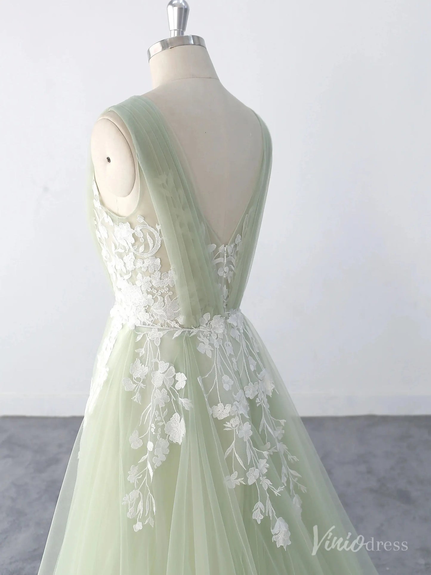 Whimsical Sage Green Wedding Dress with Floral Lace Appliques, Illusion V-Neck, and Soft Tulle Skirt – FW220-wedding dresses 2025 -Viniodress-Sage-Custom Size-