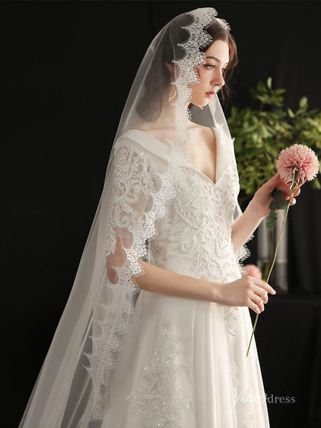 Cathedral Mantilla veil style with beaded lace edge design, Spanish Wedding  veil, Champagne bridal veil, Maria