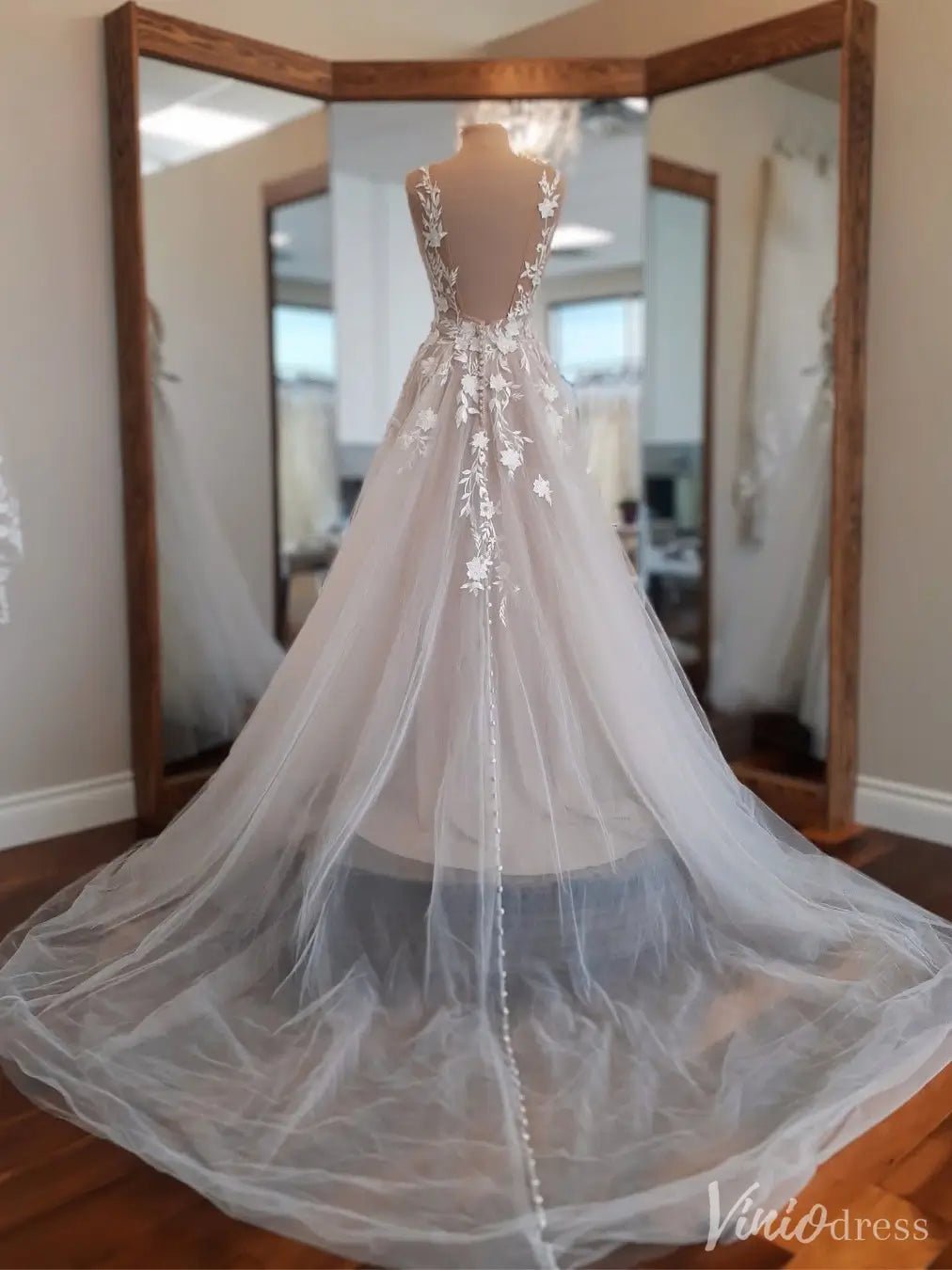 3D Floral Tulle Wedding Dress with Deep V-Neck and Sheer Back – VW2539-wedding dresses 2025 -Viniodress-Ivory-Custom Size-