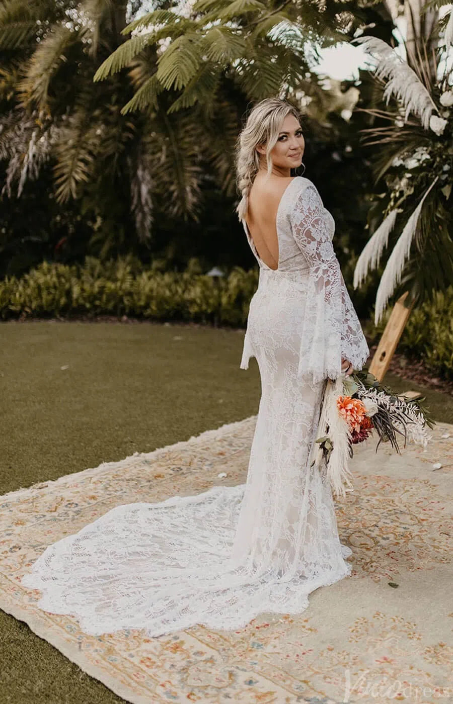 Backless Sheath Lace Boho Wedding Dress with Long Bell Sleeves VW1087 – Viniodress