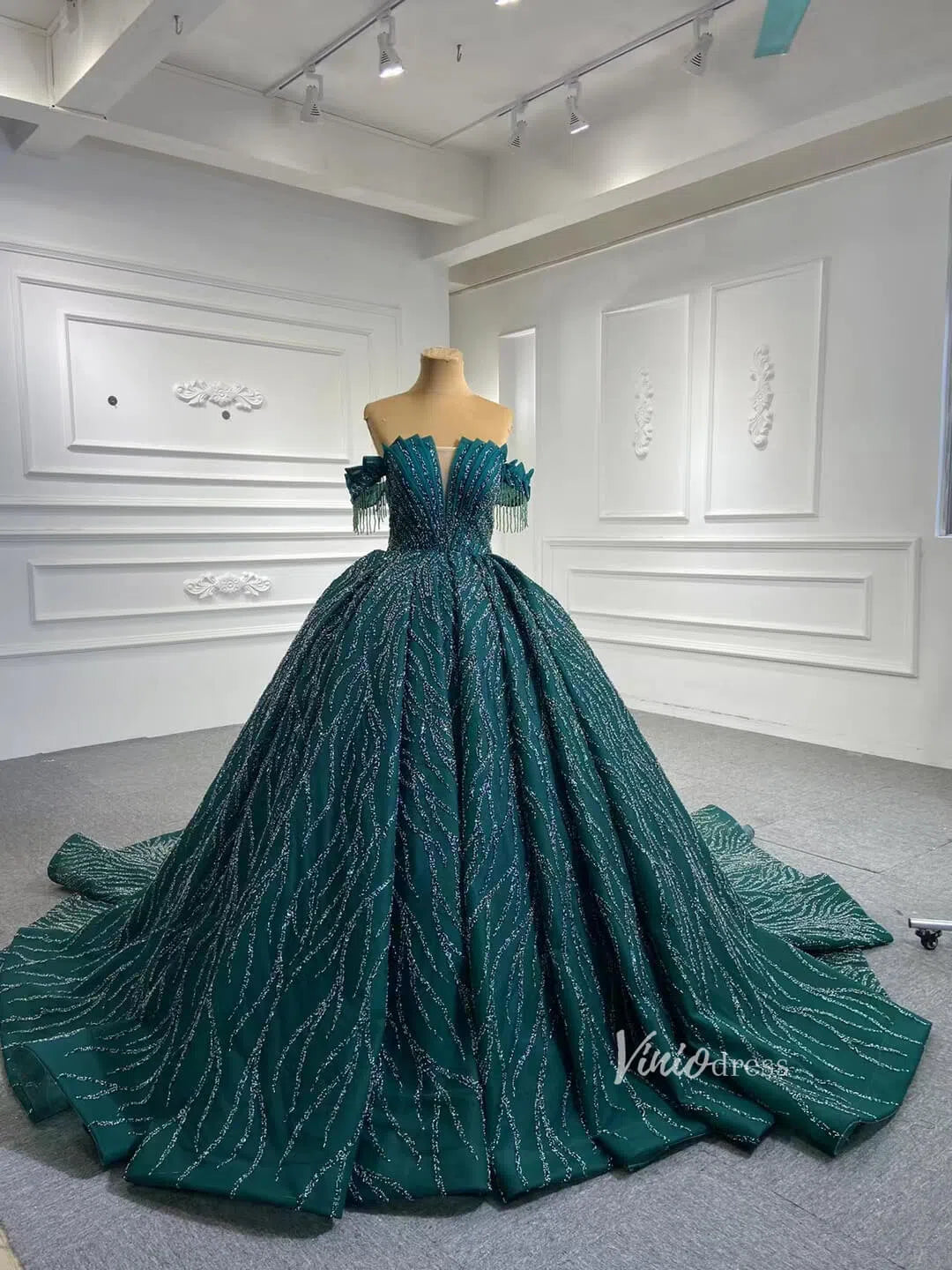 Beaded Green Wedding Dresses Off the Shoulder Quince Dress 67411-wedding dresses 2025 -Viniodress-Emerald Green-Custom Size-