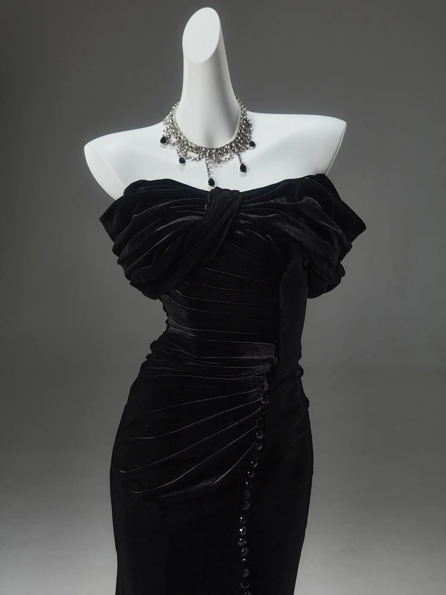 Black Velvet Sheath Prom Dresses with Ruched Bodice & Button Slit - CQ0149-Couture Gown 2025 -Viniodress-Black-Custom Size-