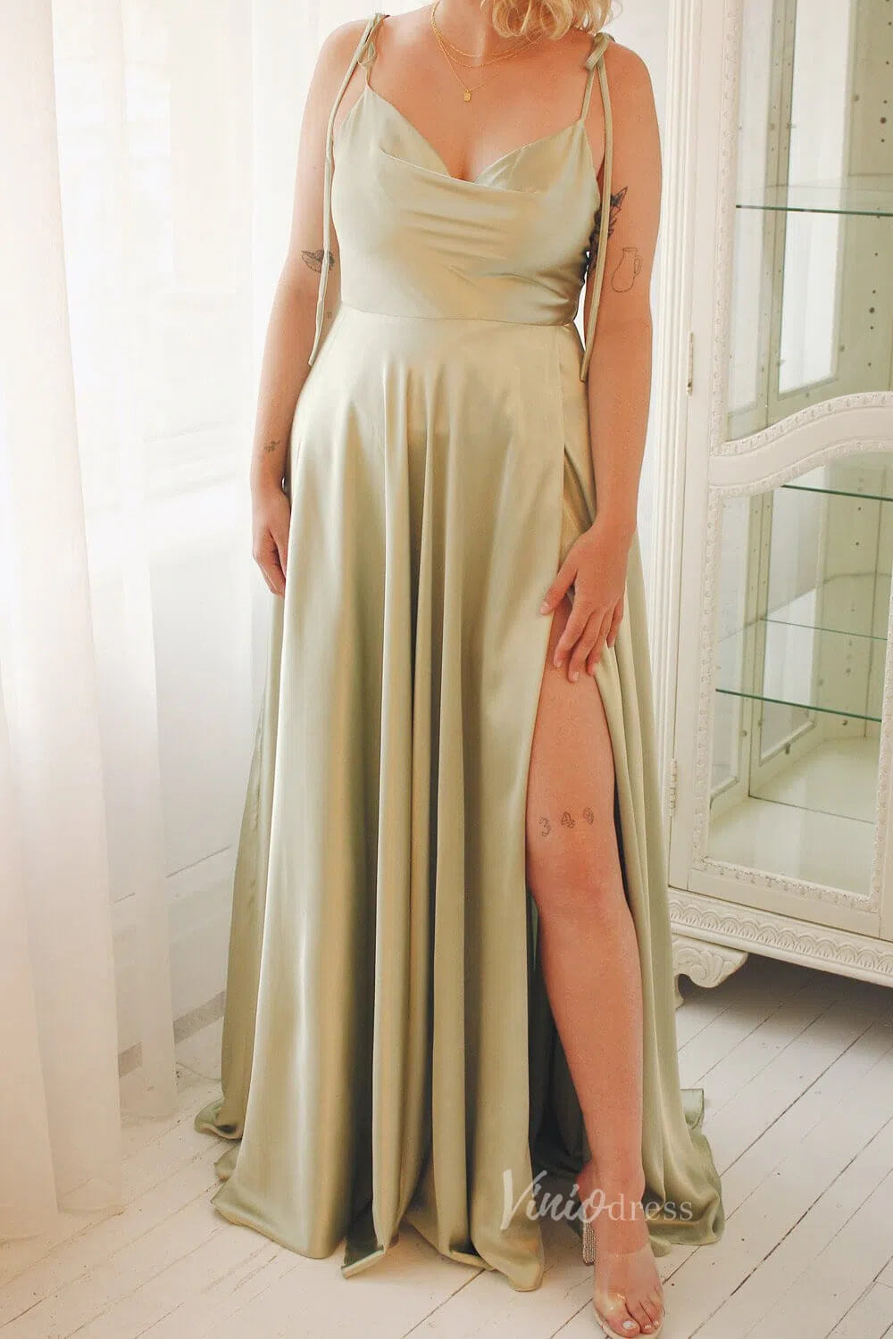 Cowl Neck Silky Satin Long Prom Dress with Slit Spaghetti Strao FD1642-prom dresses 2025 -Viniodress-Emerald Green-Custom Size-