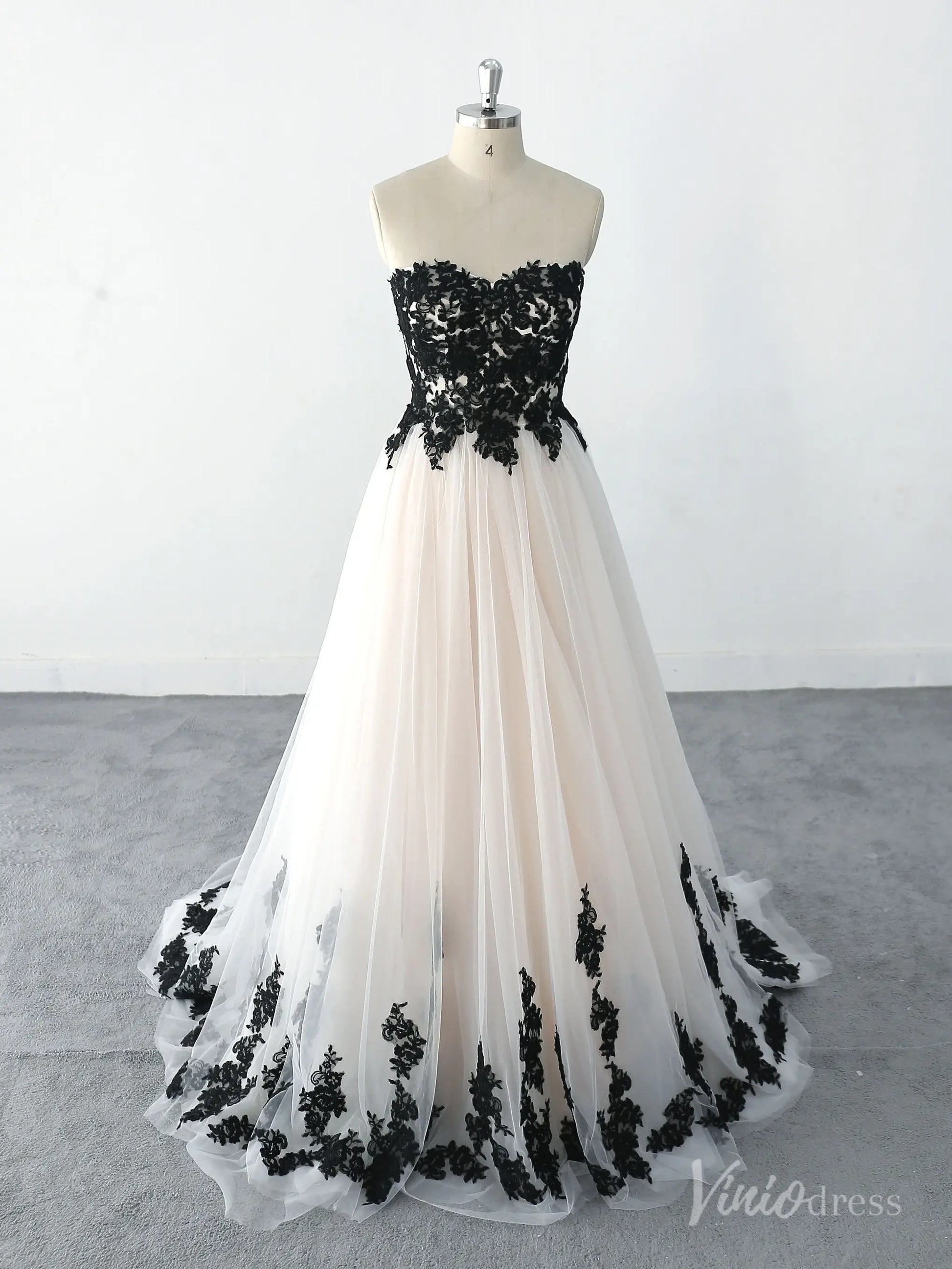 Elegant Black Lace Strapless Wedding Dress with Tulle Skirt – BK120 – Viniodress