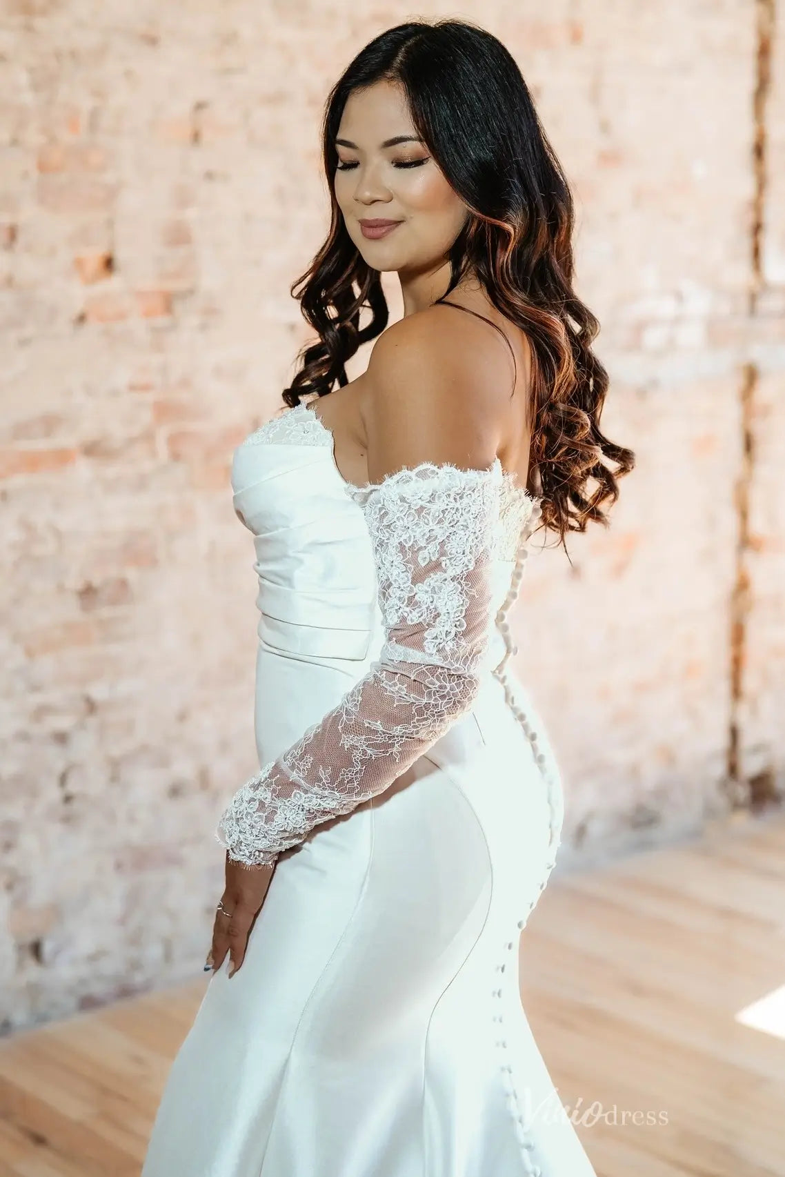 Ivory Off-Shoulder Satin Mermaid Wedding Dress with Lace Sleeves – MN139 – Viniodress