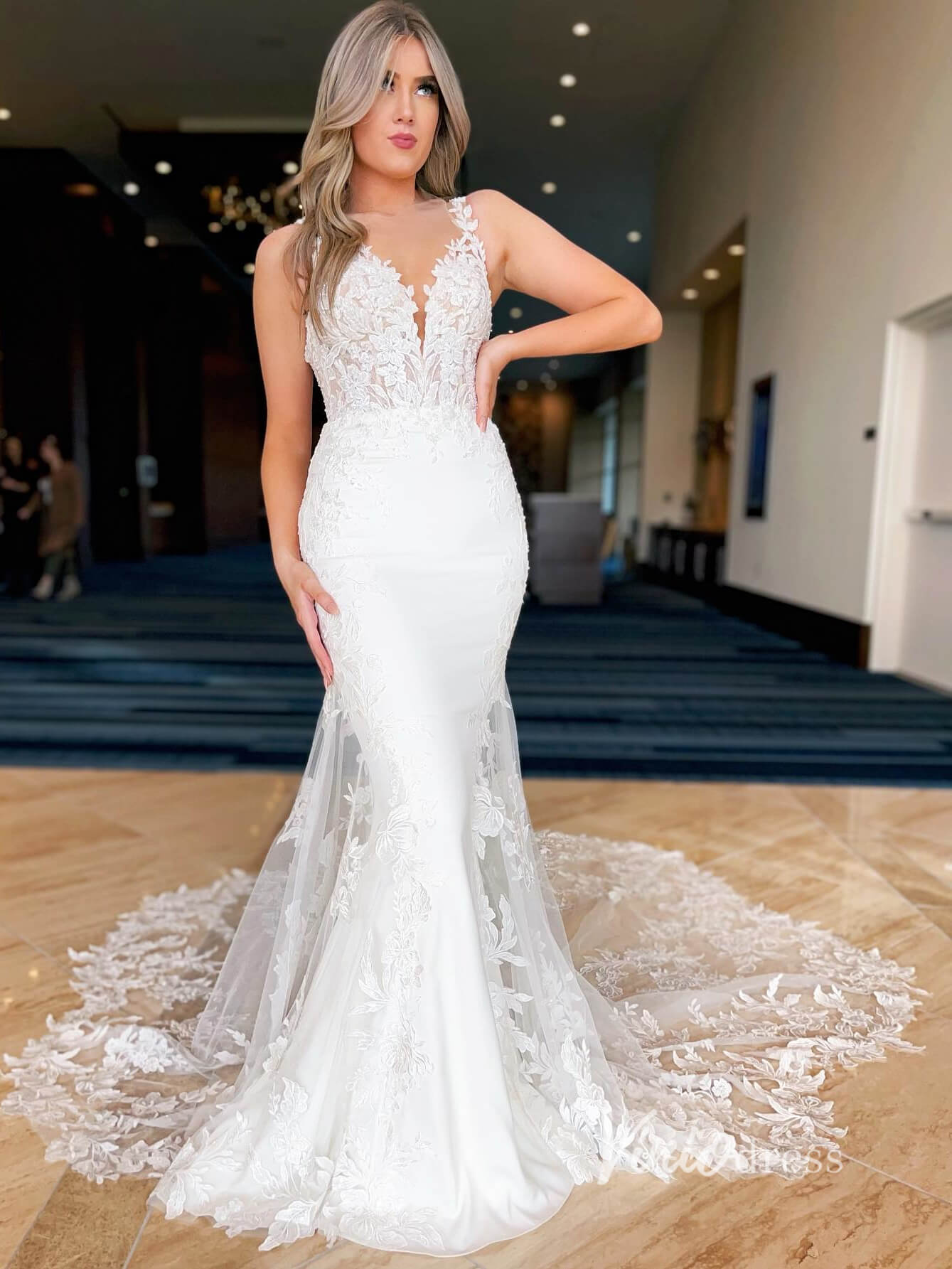 Elegant Lace Modern Mermaid Wedding Dresses Open Back VW2133 – Viniodress