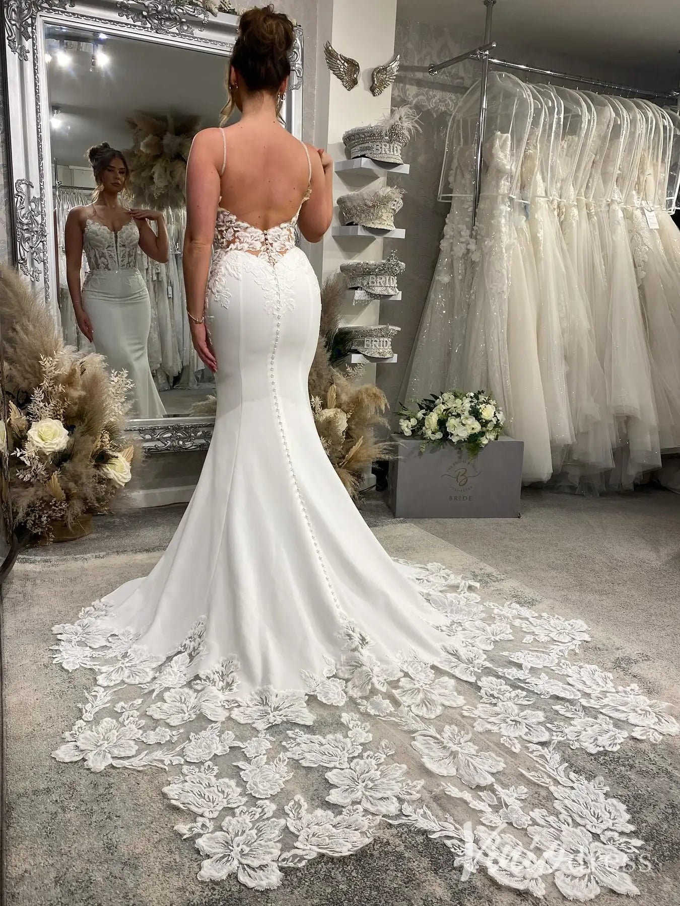 Lace Corset Crepe Wedding Dress with Spaghetti Straps and Floral Cathedral Train – ML122-wedding dresses 2025 -Viniodress-Ivory-Custom Size-