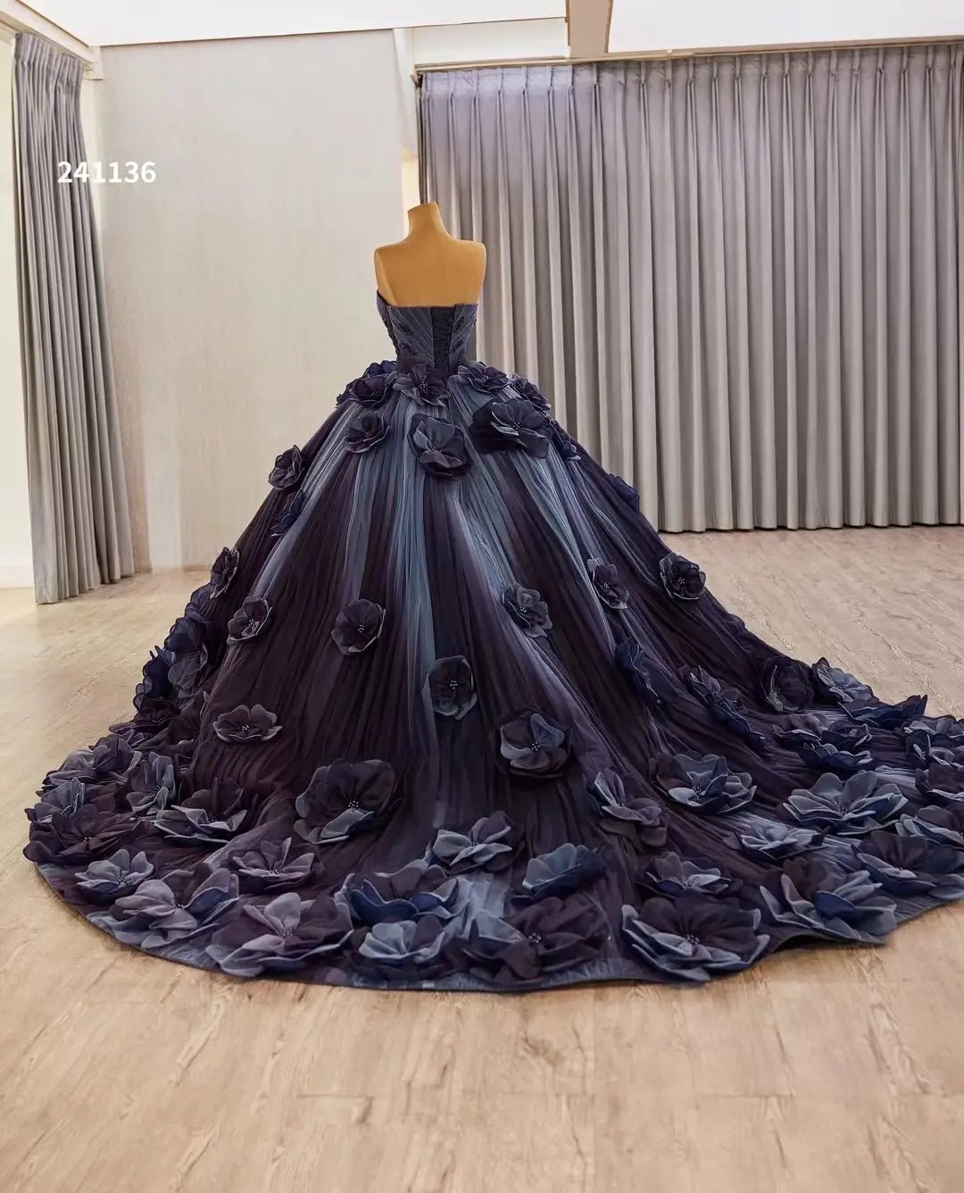 Luxury Navy Blue Petal Wedding Gown 3D Flower Debutante Dresses 241136-Quinceanera Dresses 2025 -Viniodress-Navy-Custom Size-