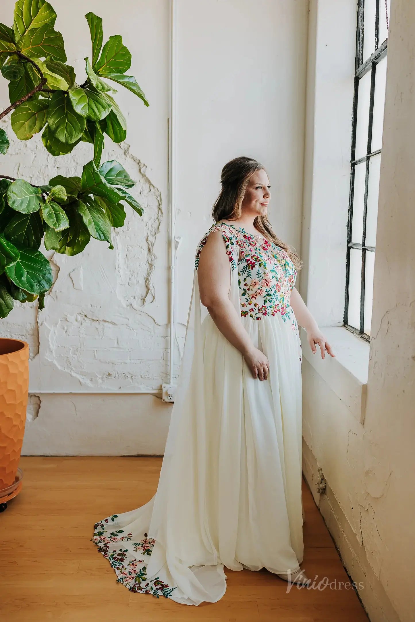 Plus Size Floral Chiffon Wedding Dress | One-Shoulder Gown with Slit, Watteau Train FW107-wedding dresses 2025 -Viniodress-Ivory-Custom Size-
