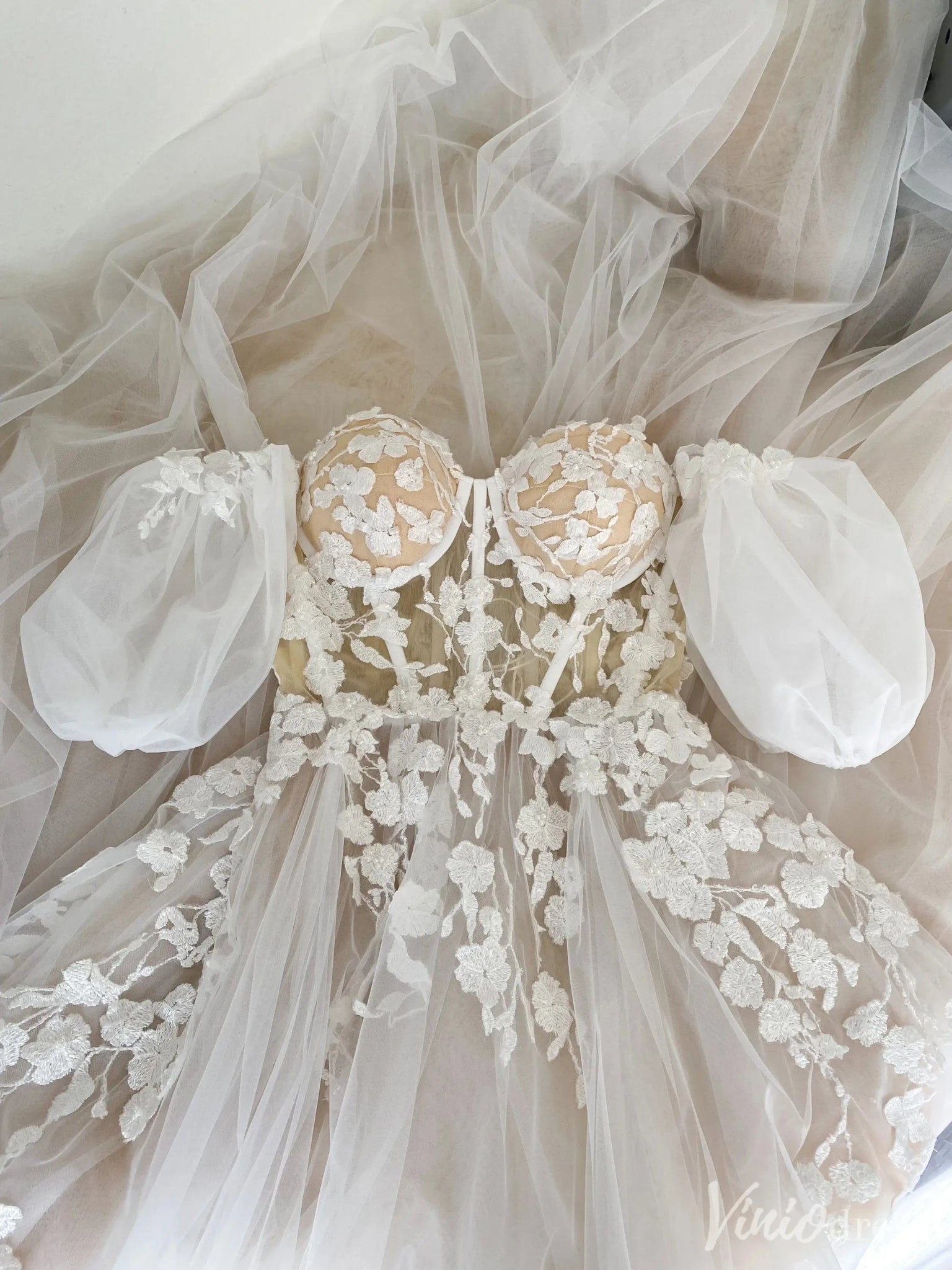 Romantic Off-Shoulder Tulle Wedding Dress with Detachable Puff Sleeves – VW2521-wedding dresses 2025 -Viniodress-Champagne-Custom Size-