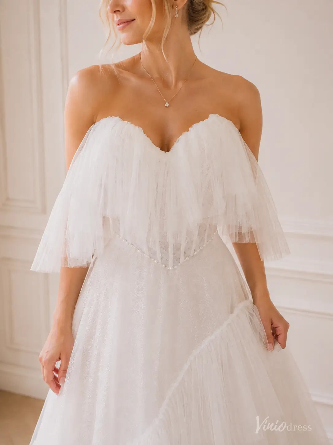 Strapless Ruffled Tulle Wedding Dress with Basque Waist Corset, Detachable Sleeves ST012