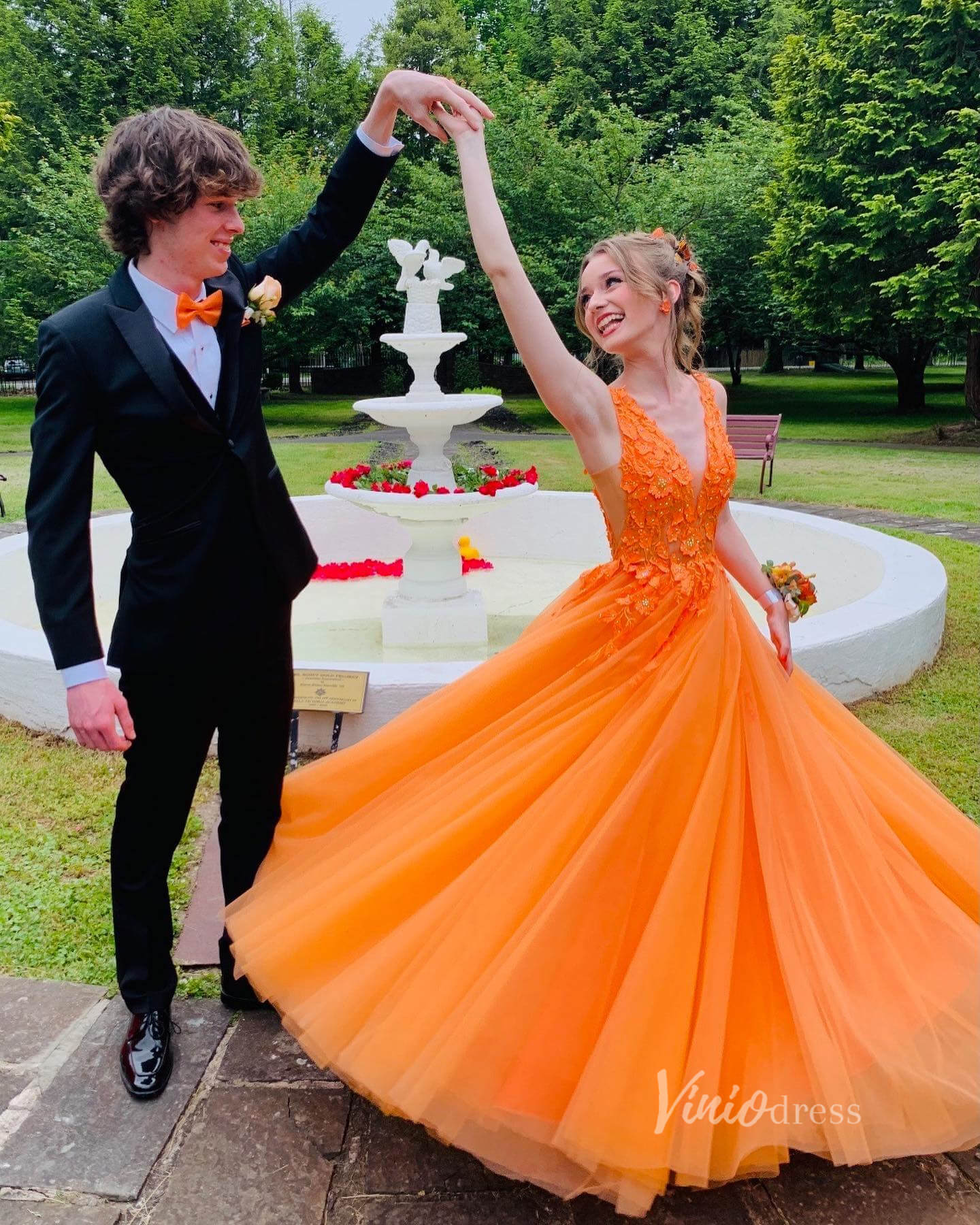 V-neck Orange Tulle Long Prom Dresses 2024 Backless Elegant Gowns FD29 – Viniodress