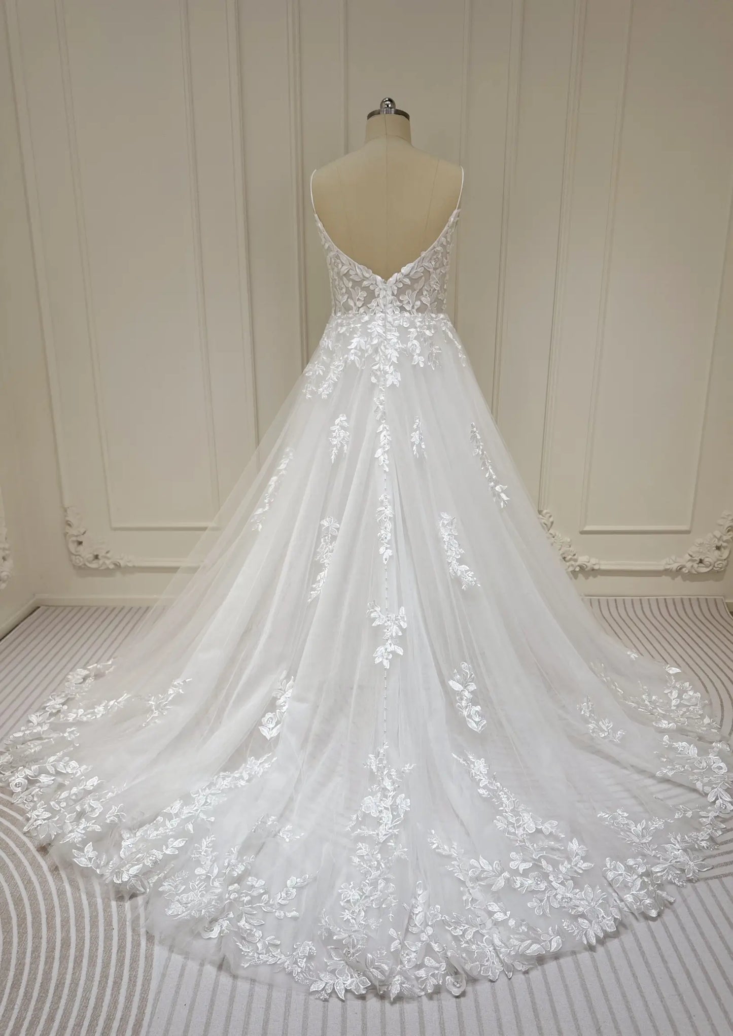 A-line Lace Appliqued Country Wedding Dress Spaghetti Strap Bridal Gown VW2078-wedding dresses 2025 -Viniodress-Champagne-Custom Size-