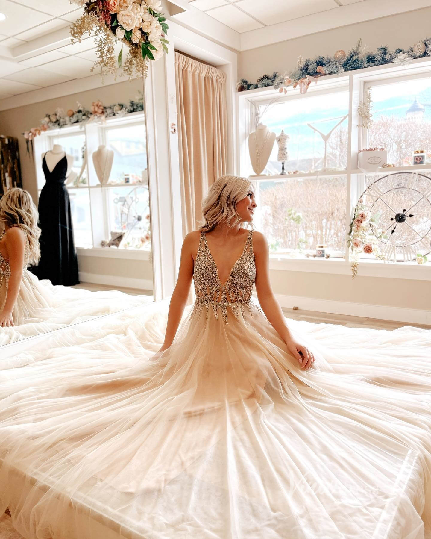 Backless Champagne A-line Prom Dresses Beaded V-neck Tulle Gown FD1293B-prom dresses 2025 -Viniodress-Champagne-Custom Size-