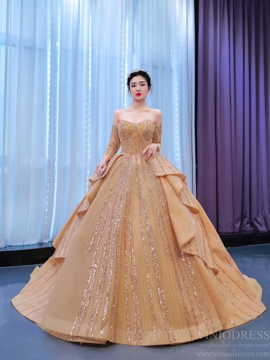 green emerald velvet dress Beaded Gold Ball Gown Wedding Dresses Off the Shoulder Sweet 16 Dress –  Viniodress