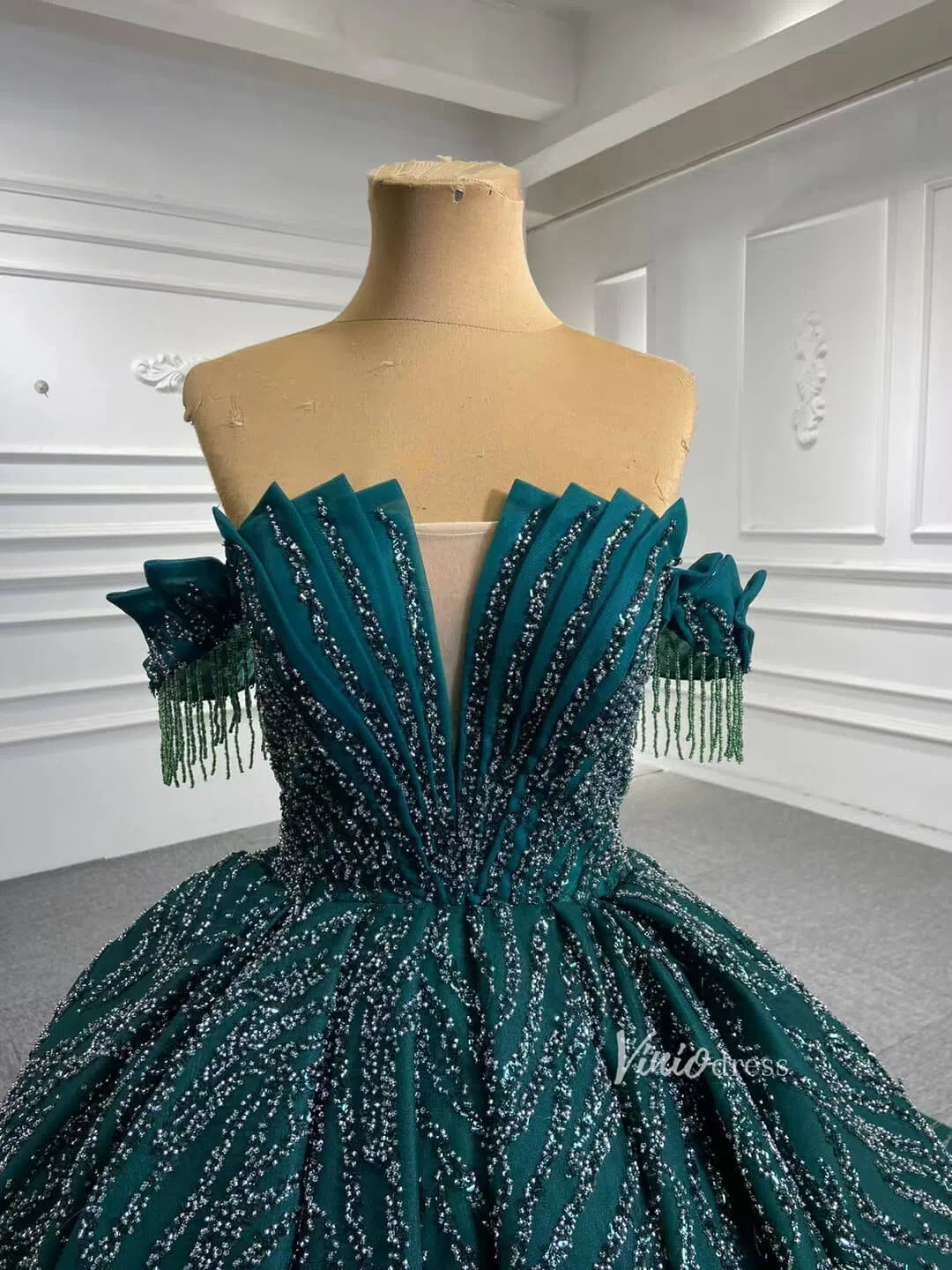 Beaded Green Wedding Dresses Off the Shoulder Quince Dress 67411-wedding dresses 2025 -Viniodress-Emerald Green-Custom Size-