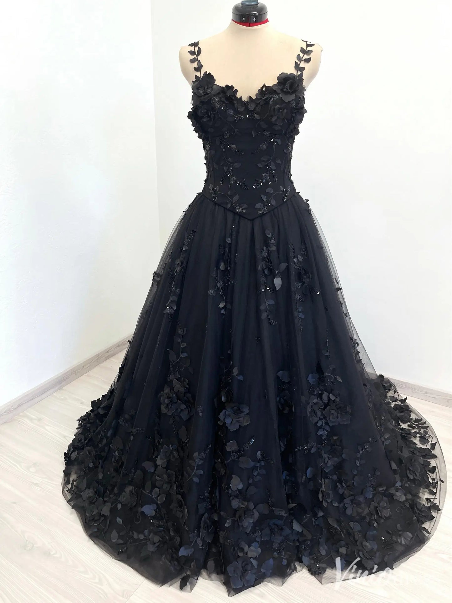 Black 3D Floral Lace Wedding Dress with Sweetheart Neckline, Spaghetti Straps, and Chapel Train – BK113-wedding dresses 2025 -Viniodress-Black-Custom Size-