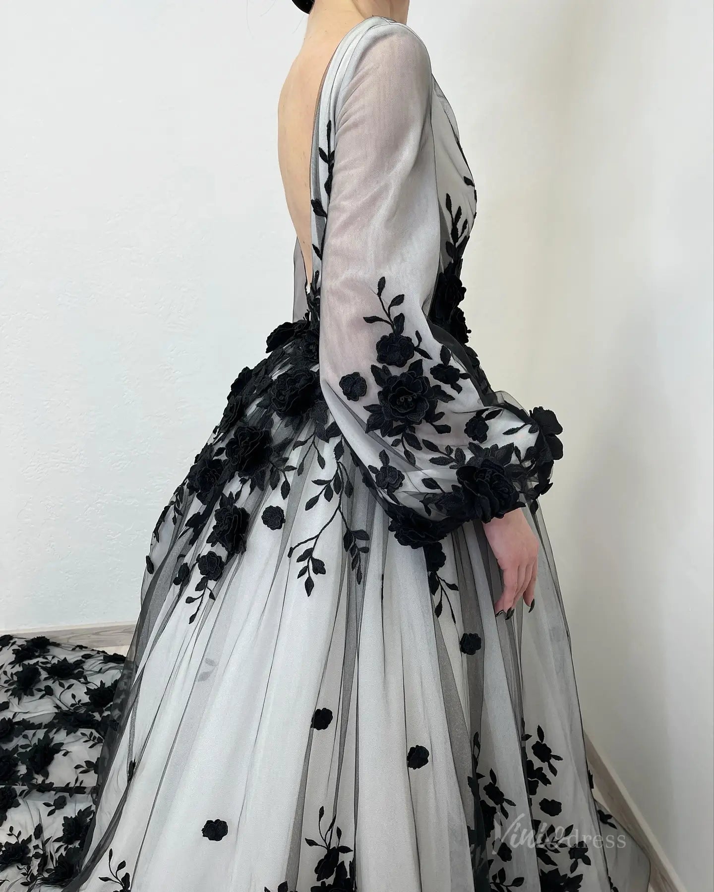 Black and White Floral Wedding Dress with Long Puff Sleeves, 3D Flower   Viniodress